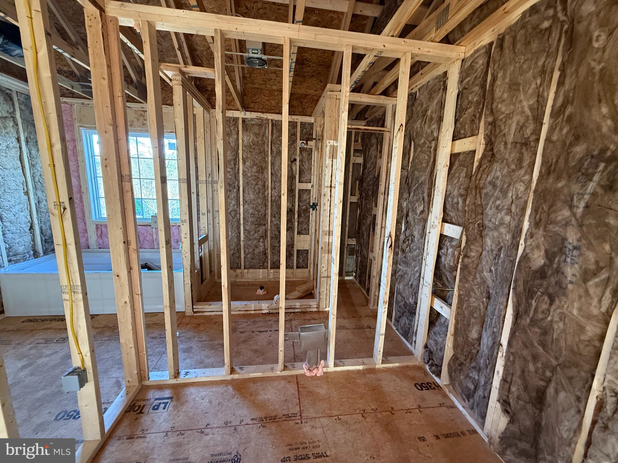 LAKE FRONT ROYAL - Residential