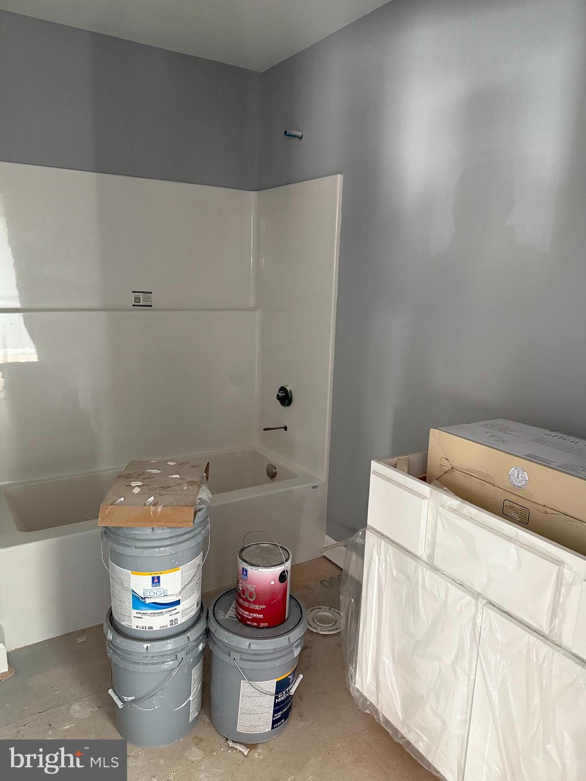 LAKE FRONT ROYAL - Residential