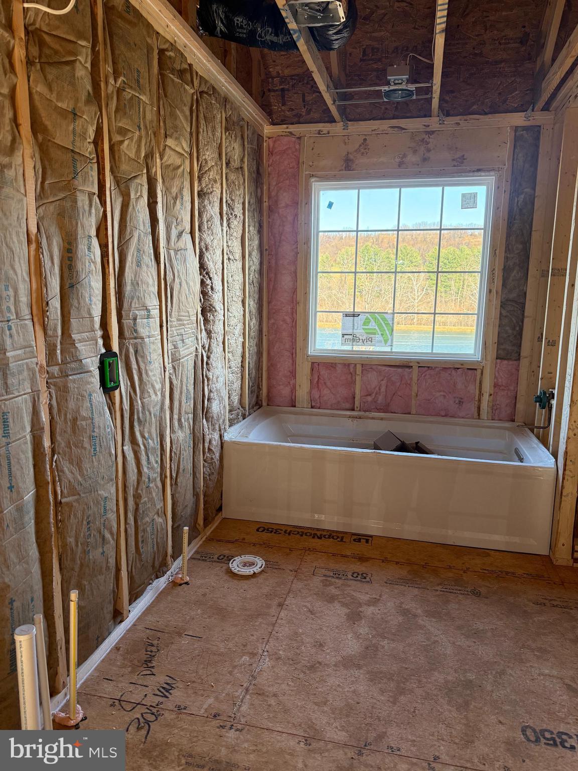 LAKE FRONT ROYAL - Residential