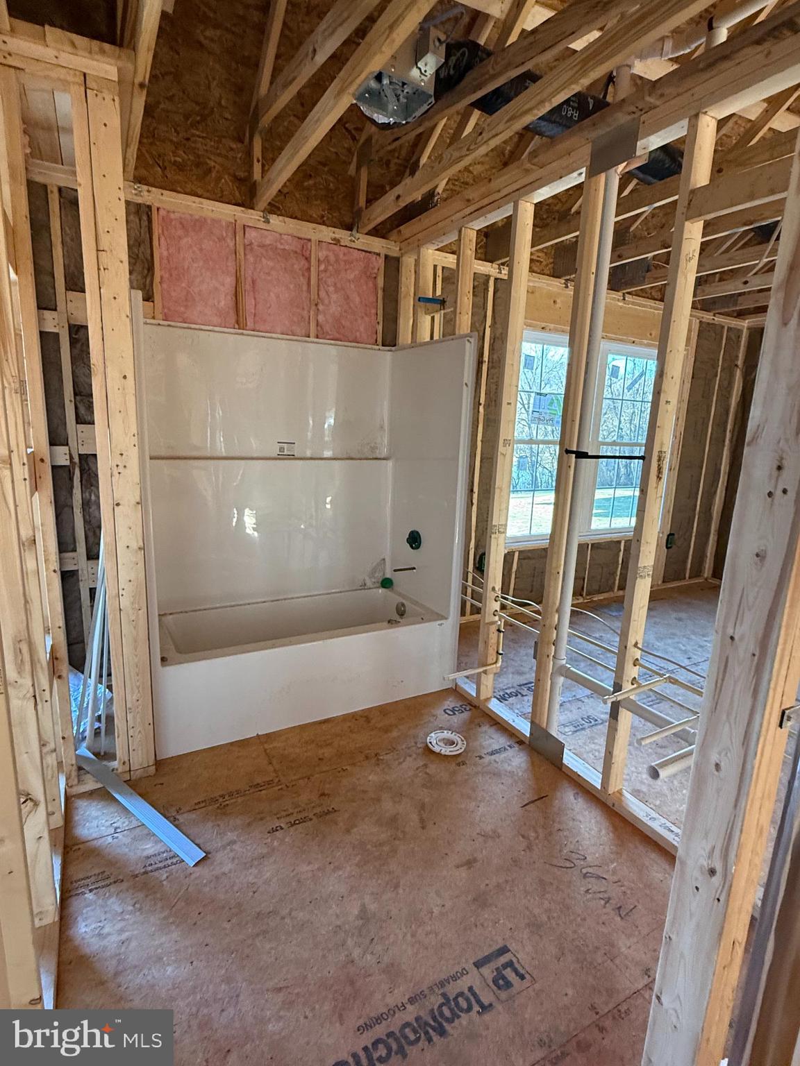 LAKE FRONT ROYAL - Residential