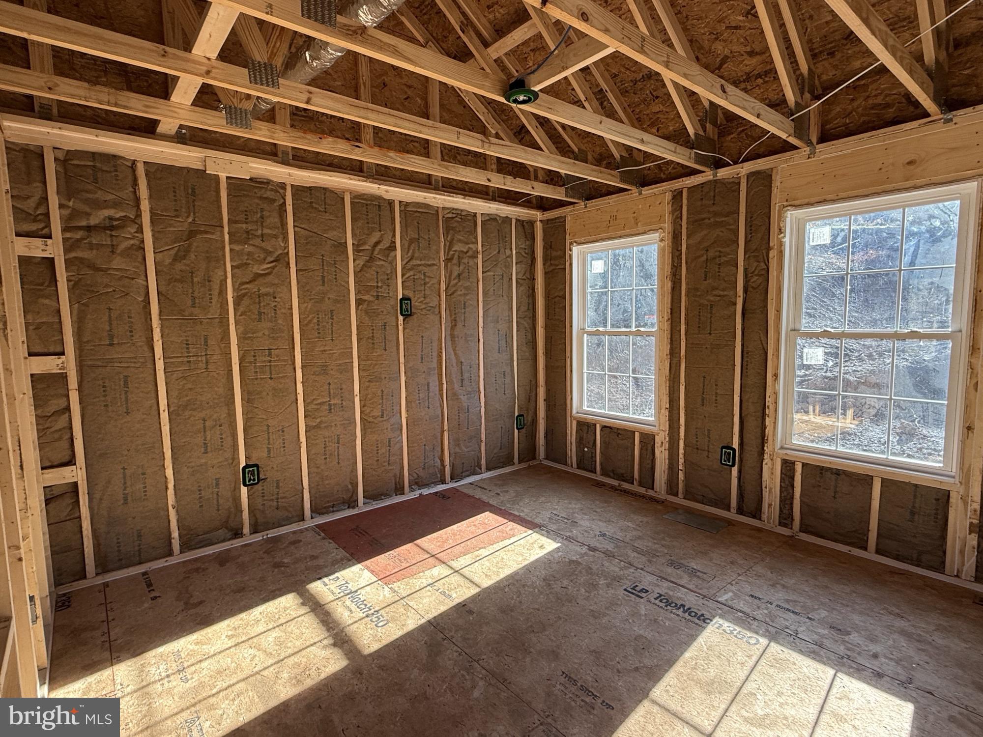 LAKE FRONT ROYAL - Residential