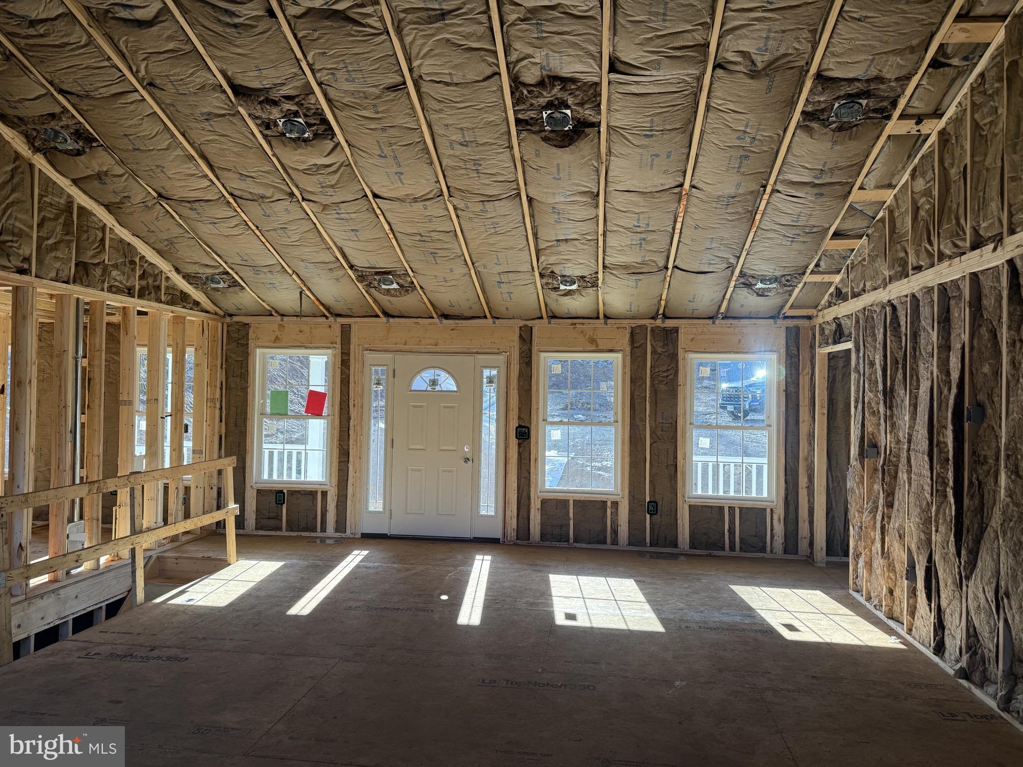 LAKE FRONT ROYAL - Residential