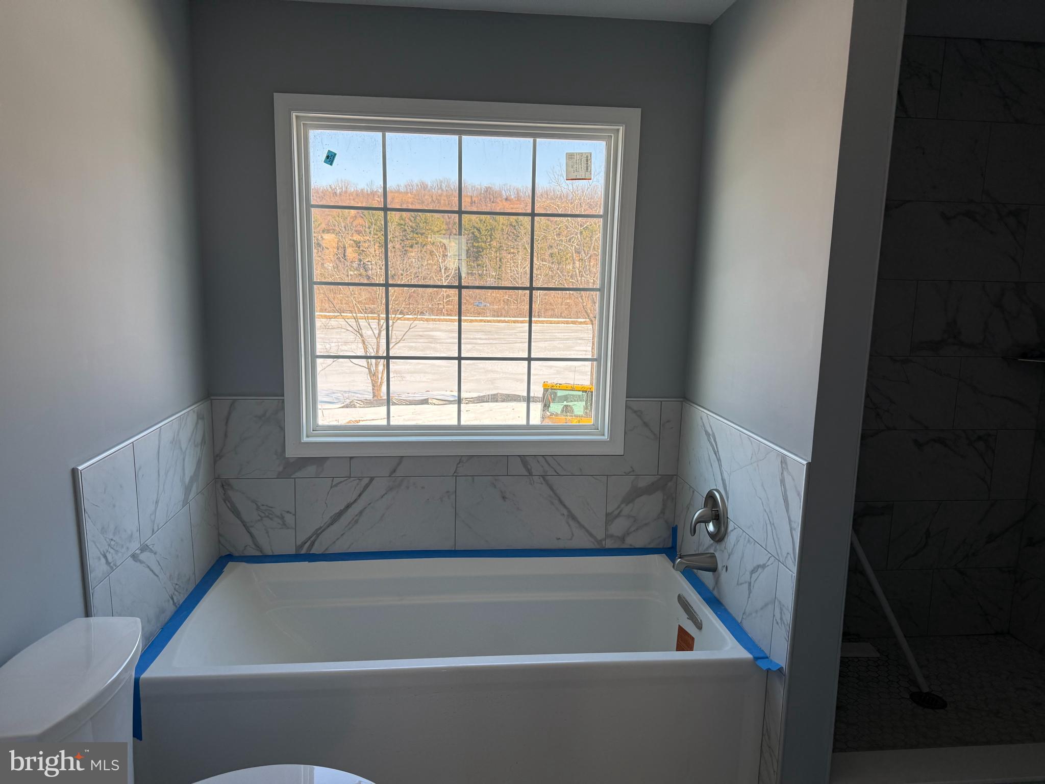 LAKE FRONT ROYAL - Residential