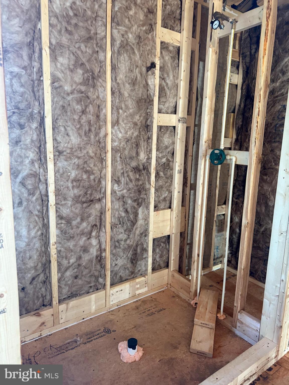 LAKE FRONT ROYAL - Residential