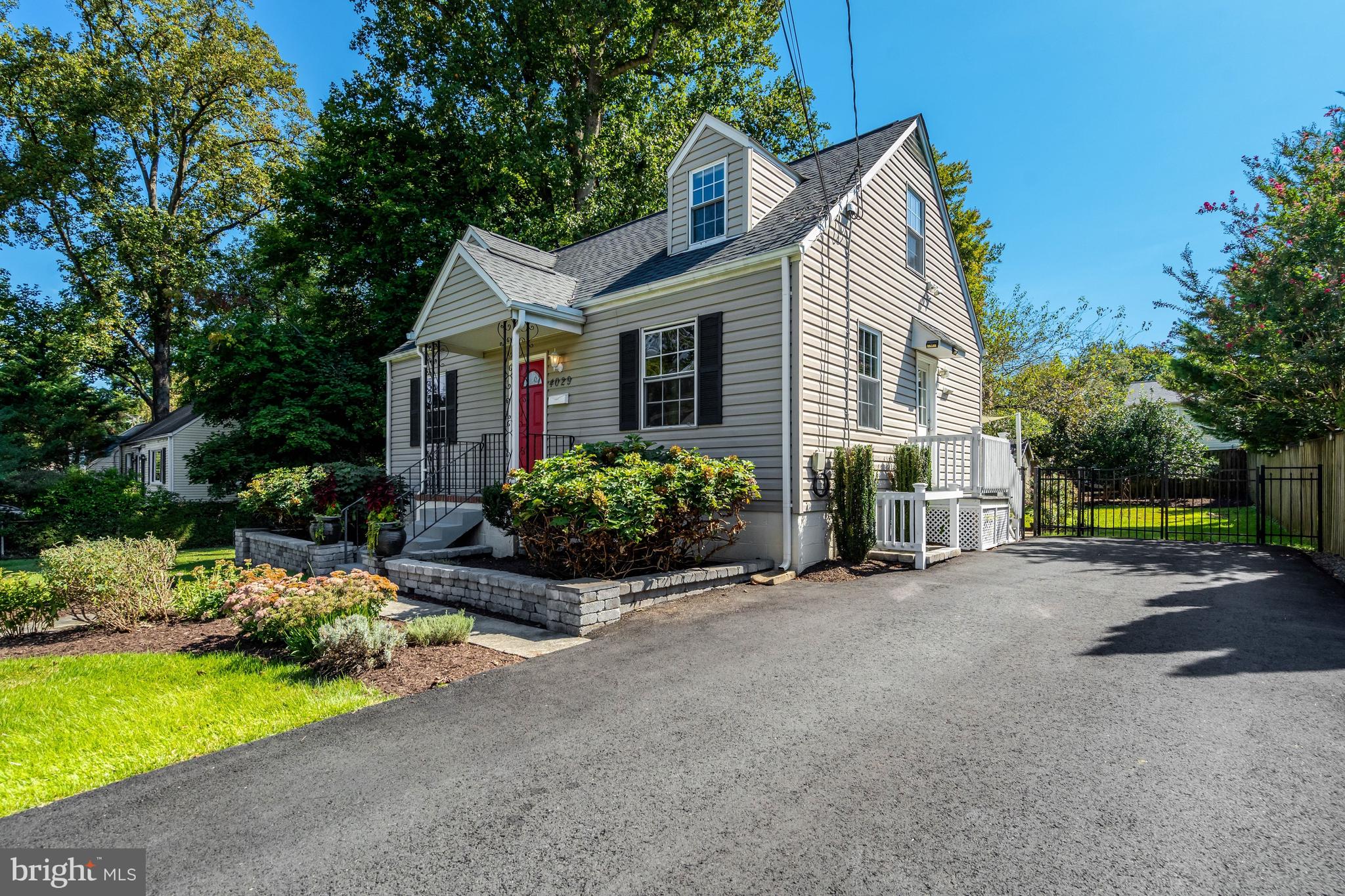 4029 WOODLAND DRIVE