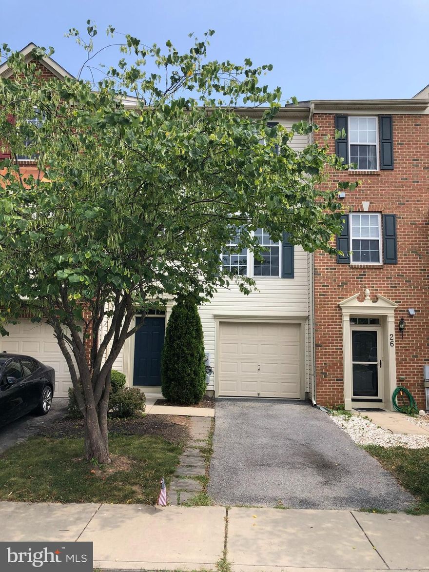 3 Story town home with bump out in BROOKFIELD SD. Features 3 bedroom, 2F bath, 2H bath, large rec room with fireplace, kitchen with island and sunroom/dining room, large master bedroom with garden tub and separate shower, walk in closet. Includes washer & dryer and has 1 car garage. HOA provides private picnic area, pavilions, and access to boat ramp on the Potomac River. All new flooring to be installed...carper has been ordered. Schedule your showing today!