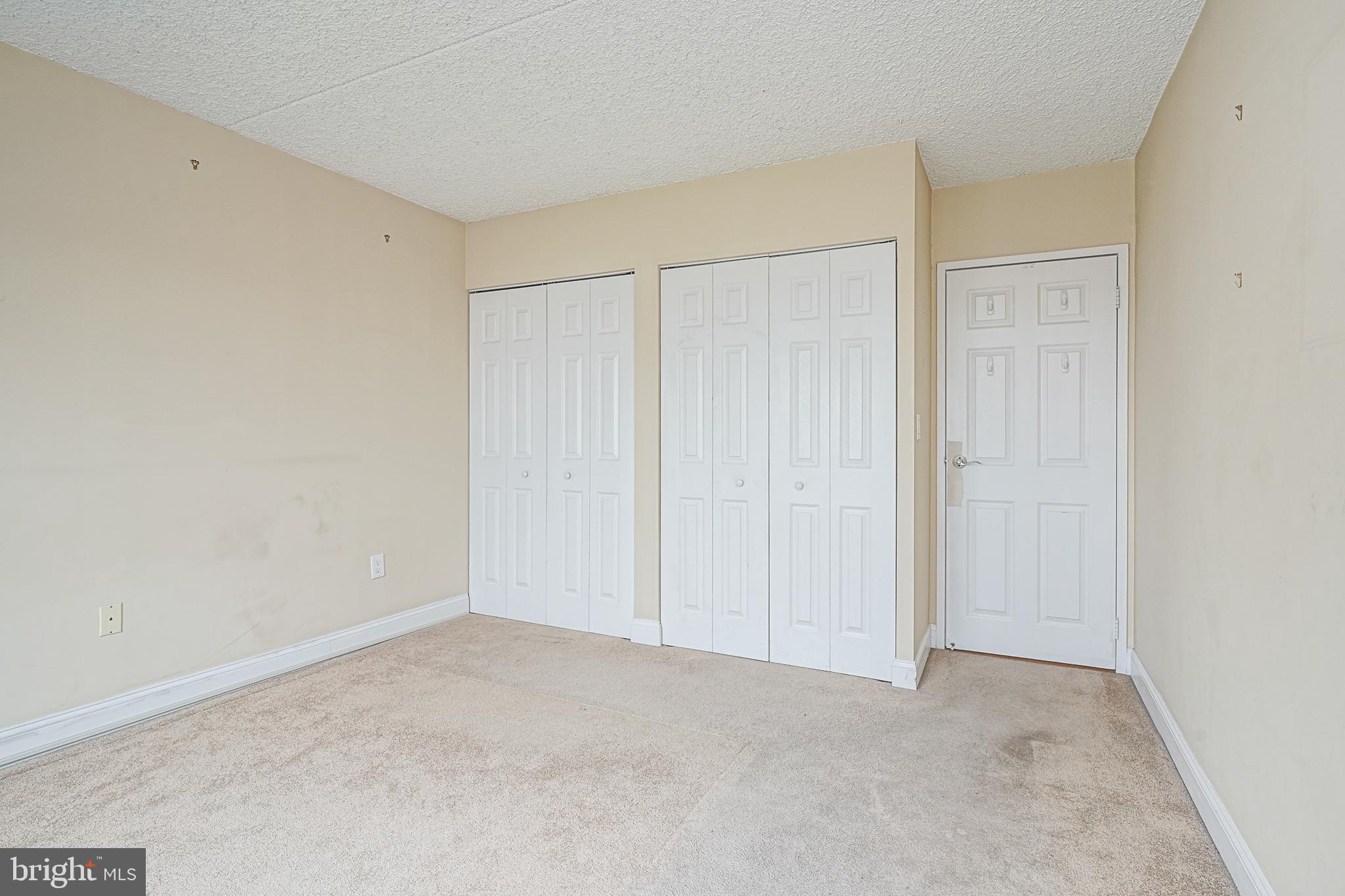 ABBOTTS SQUARE - Residential