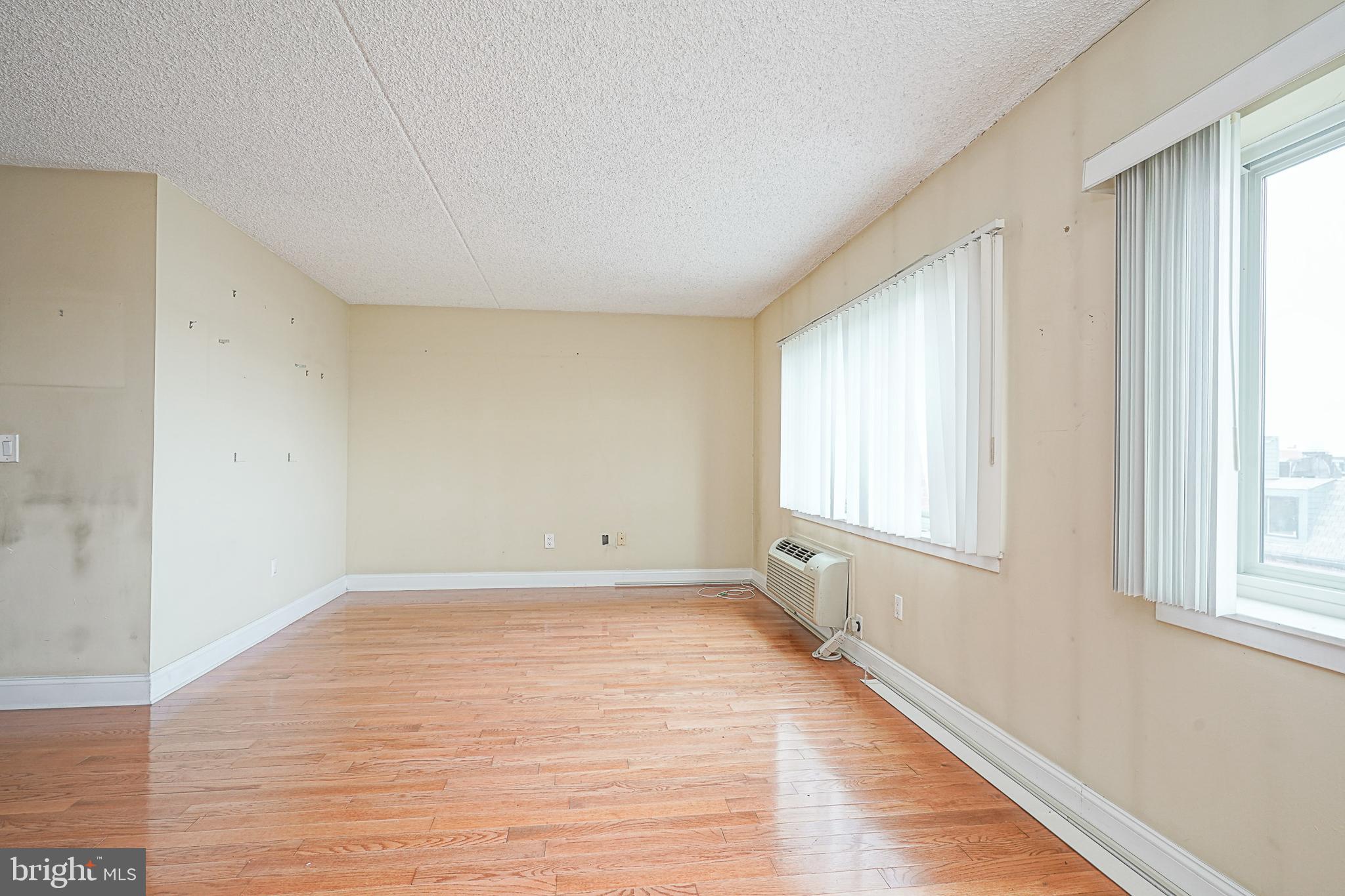 ABBOTTS SQUARE - Residential