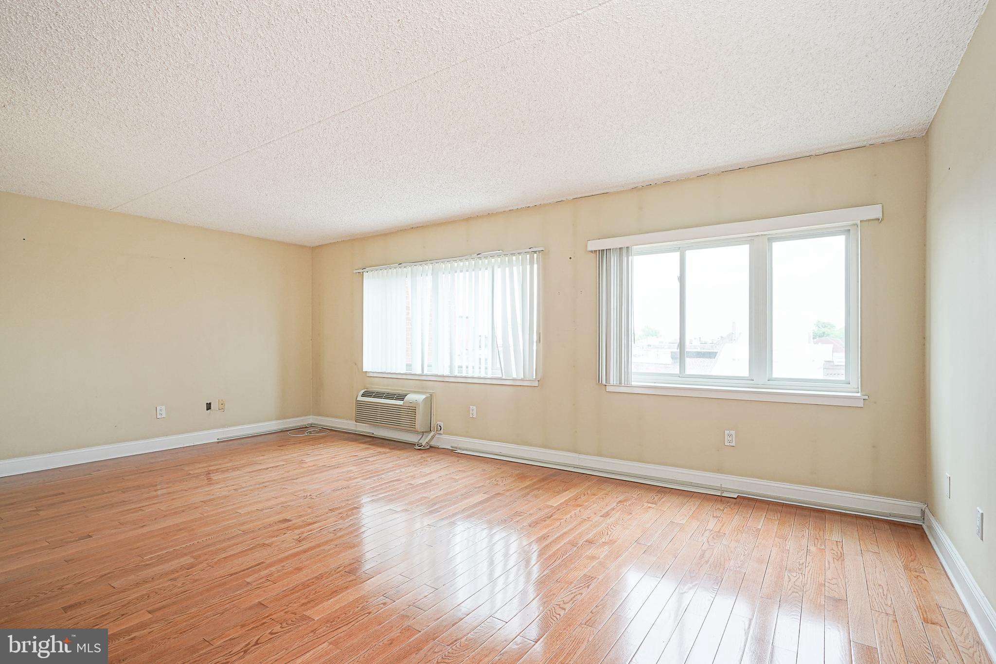 ABBOTTS SQUARE - Residential