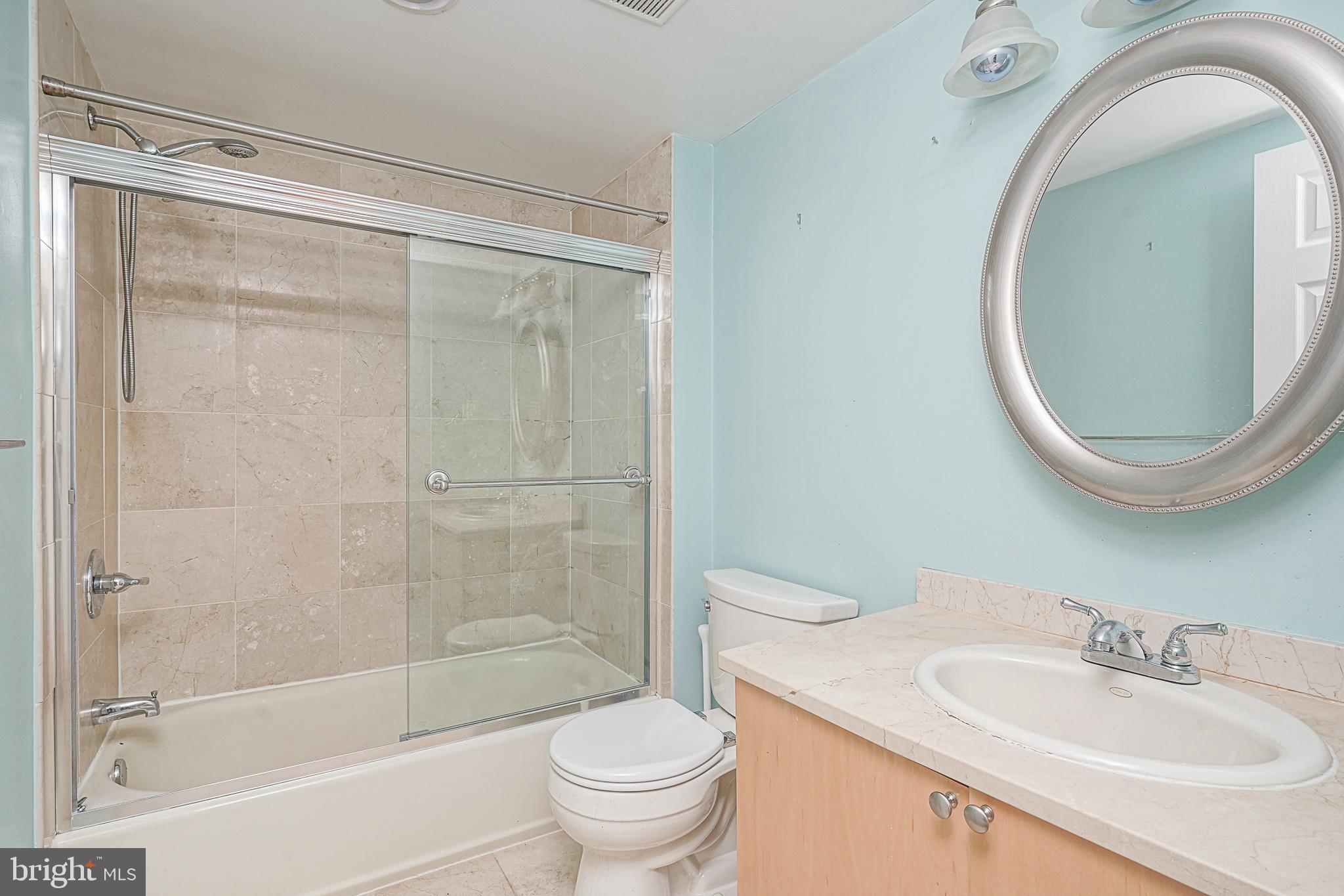 ABBOTTS SQUARE - Residential