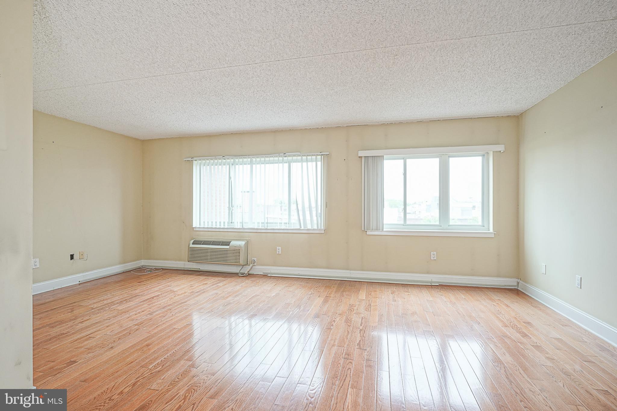 ABBOTTS SQUARE - Residential