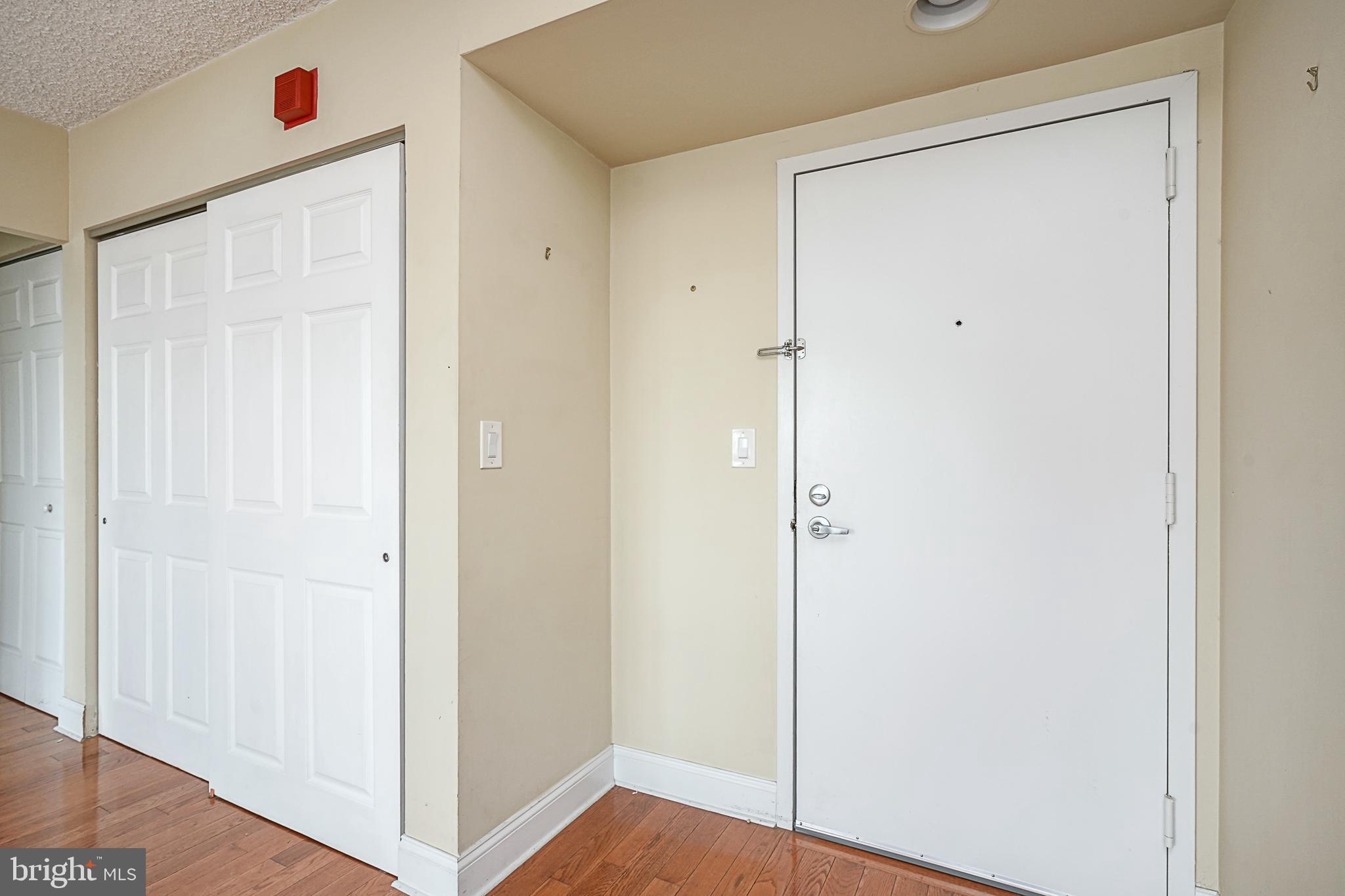 ABBOTTS SQUARE - Residential