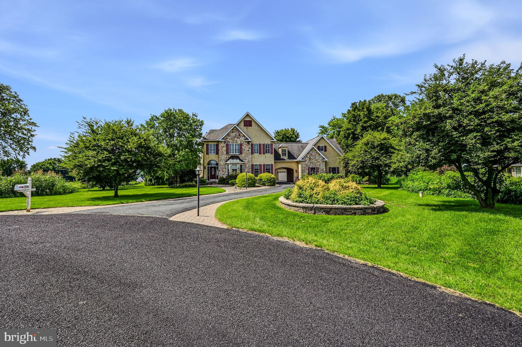 264 REGENT CIRCLE