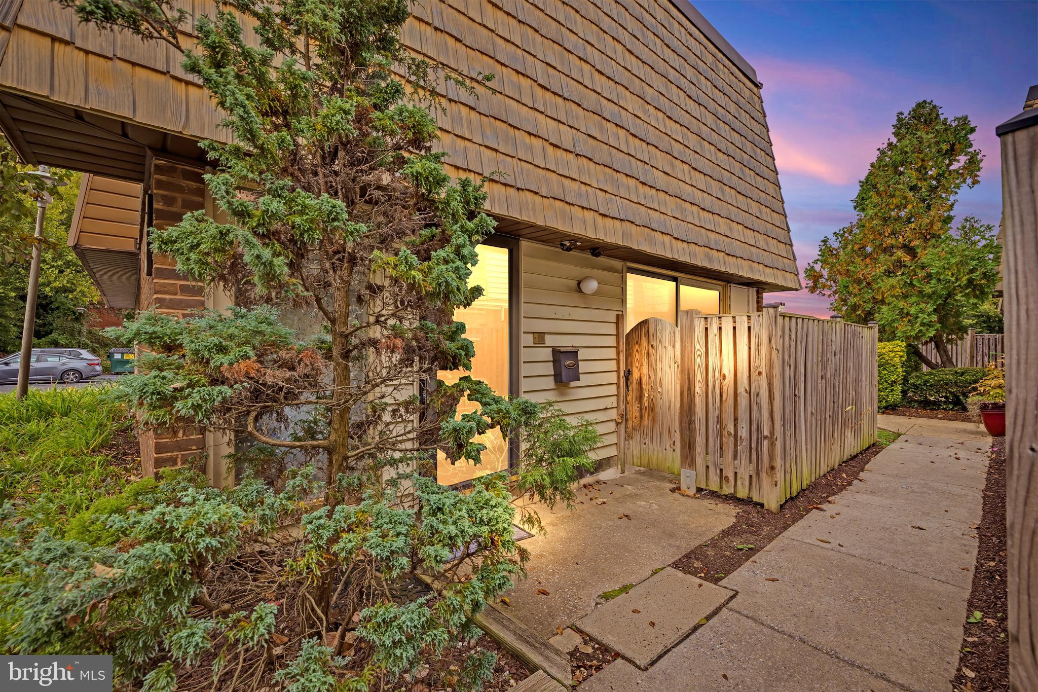 PARK VILLAGE - Residential