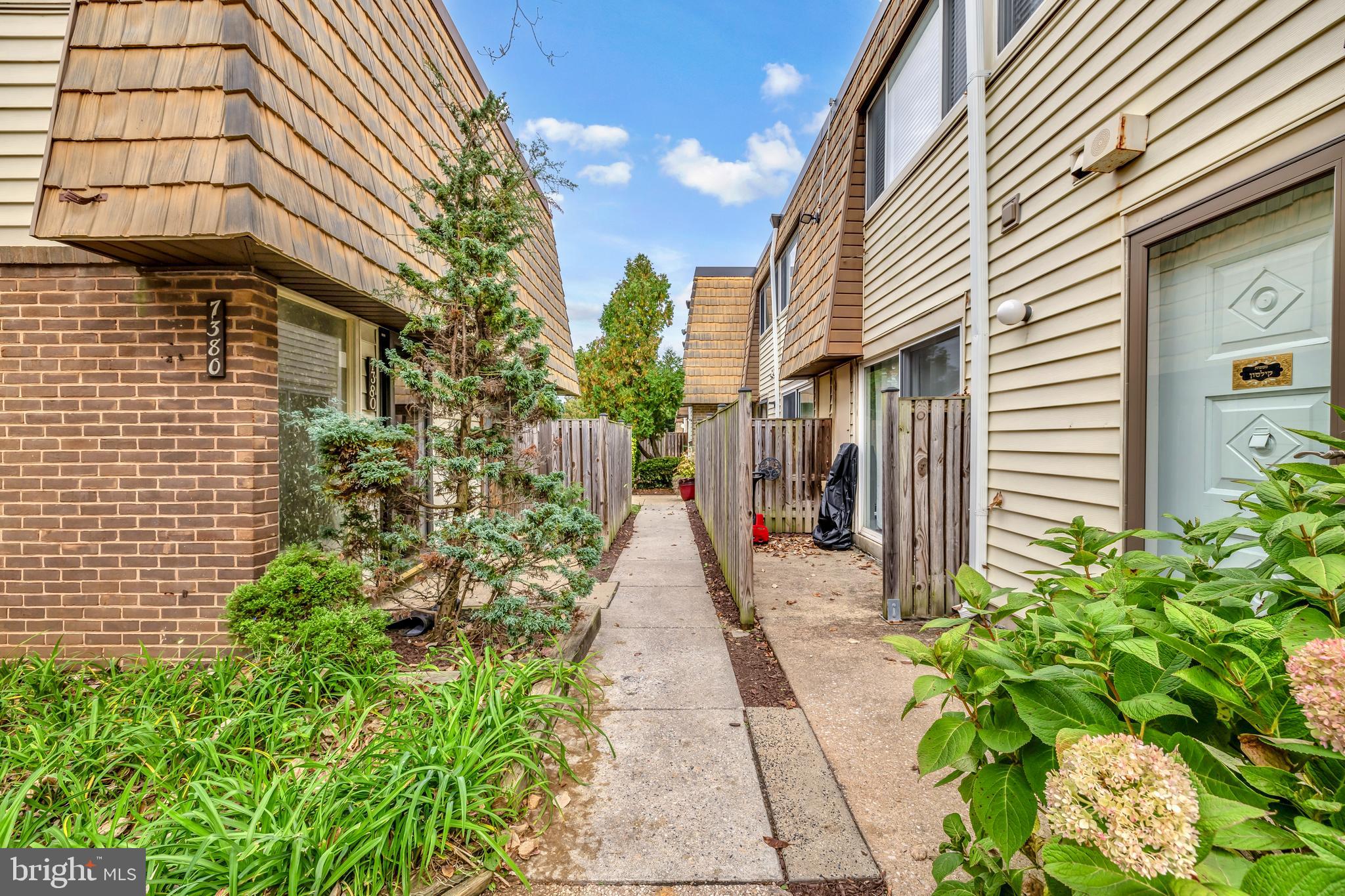PARK VILLAGE - Residential