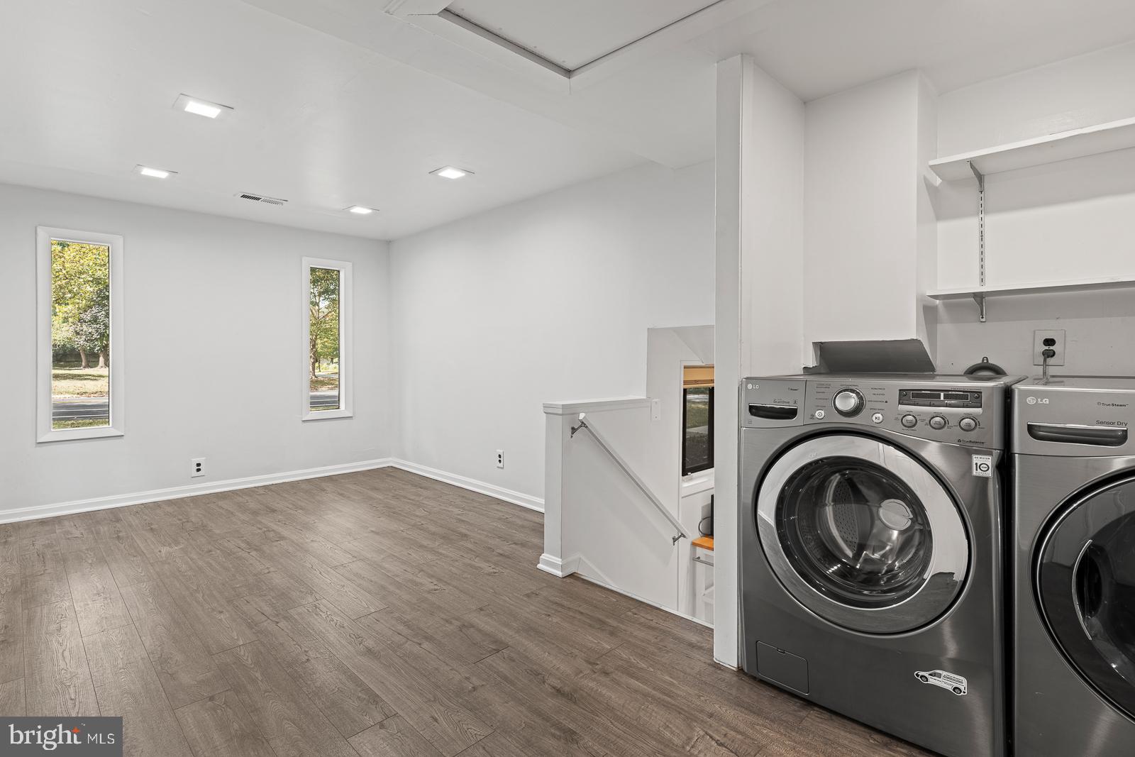 VILLAGE OF OAKLAND MILLS - Residential