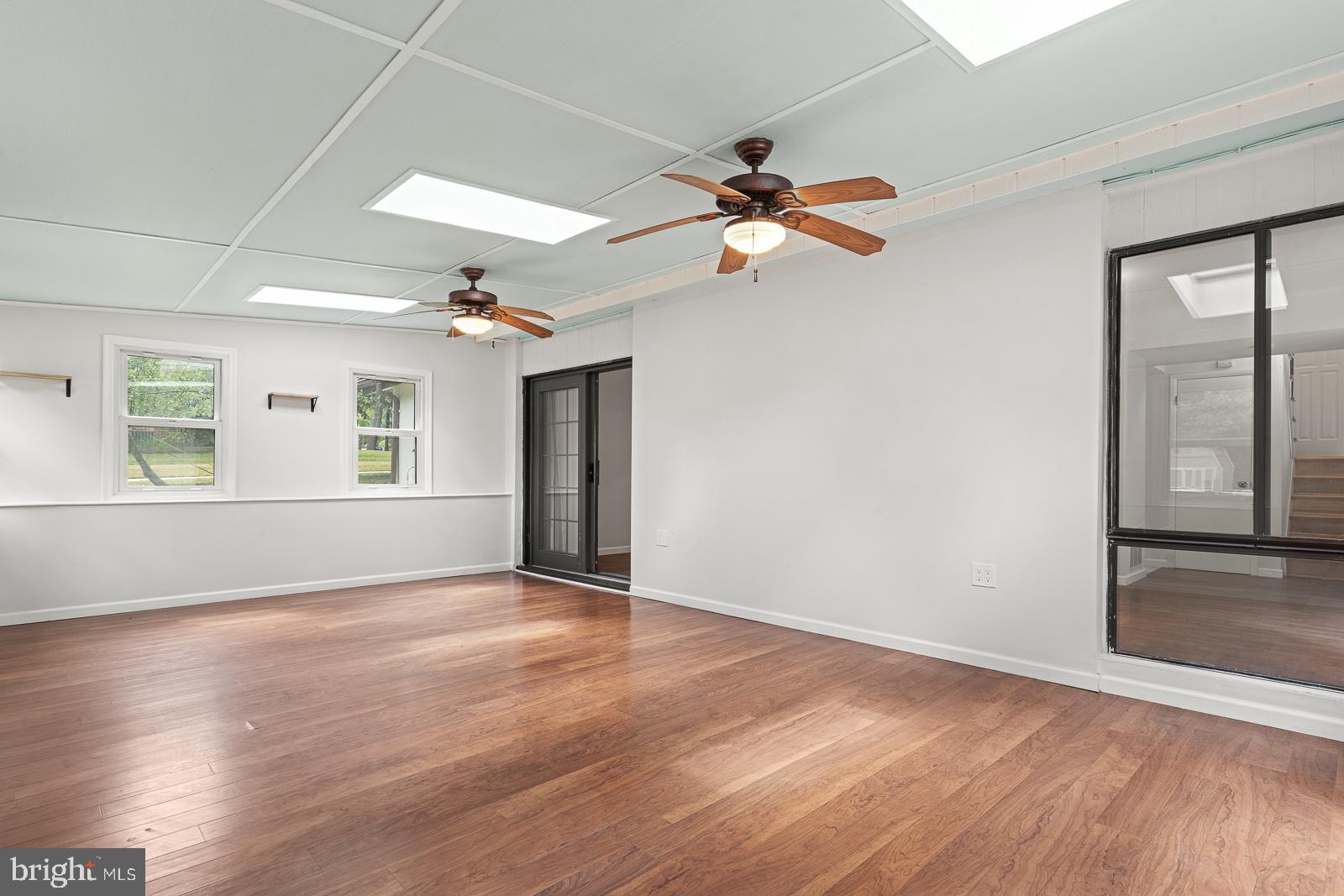 VILLAGE OF OAKLAND MILLS - Residential