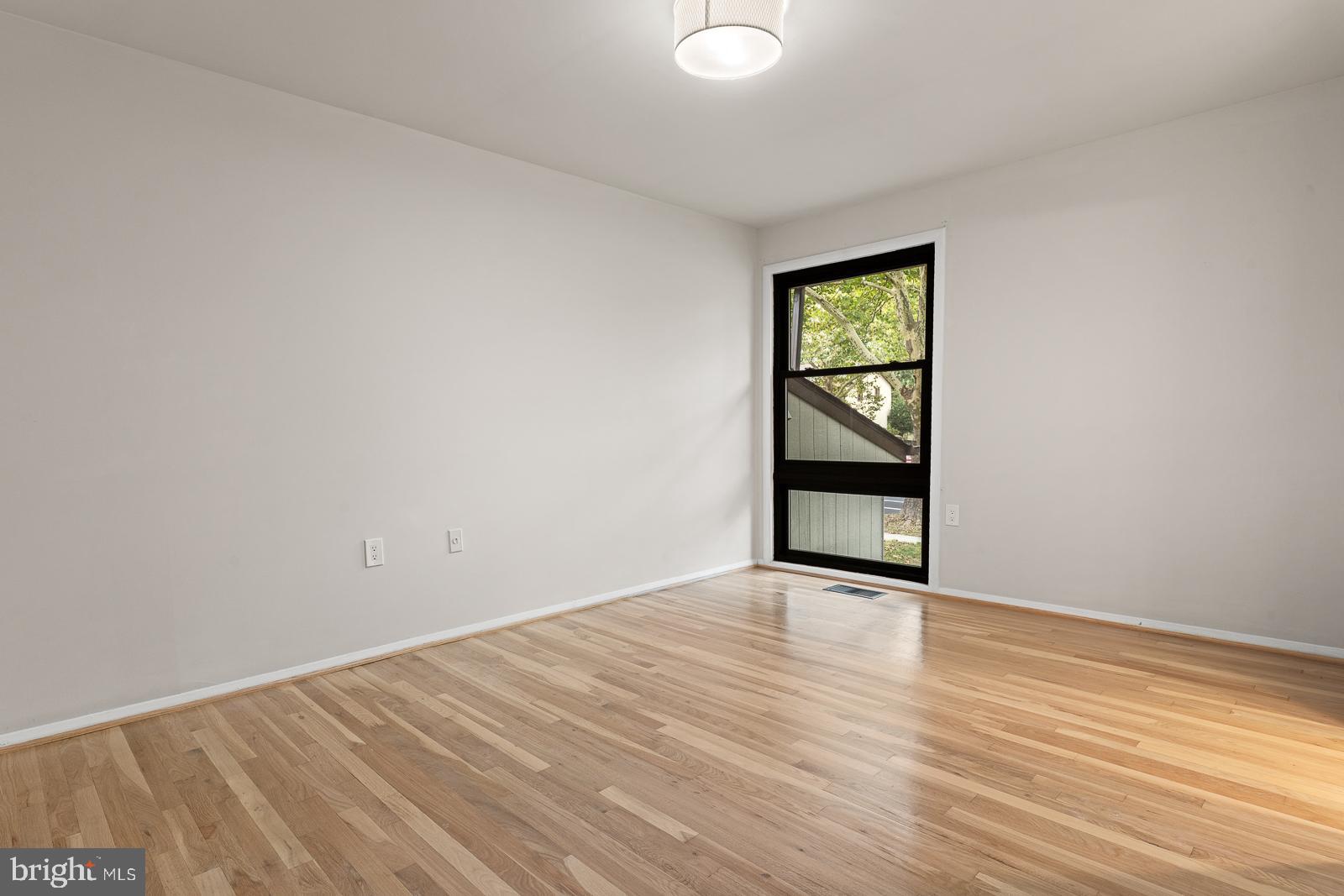 VILLAGE OF OAKLAND MILLS - Residential