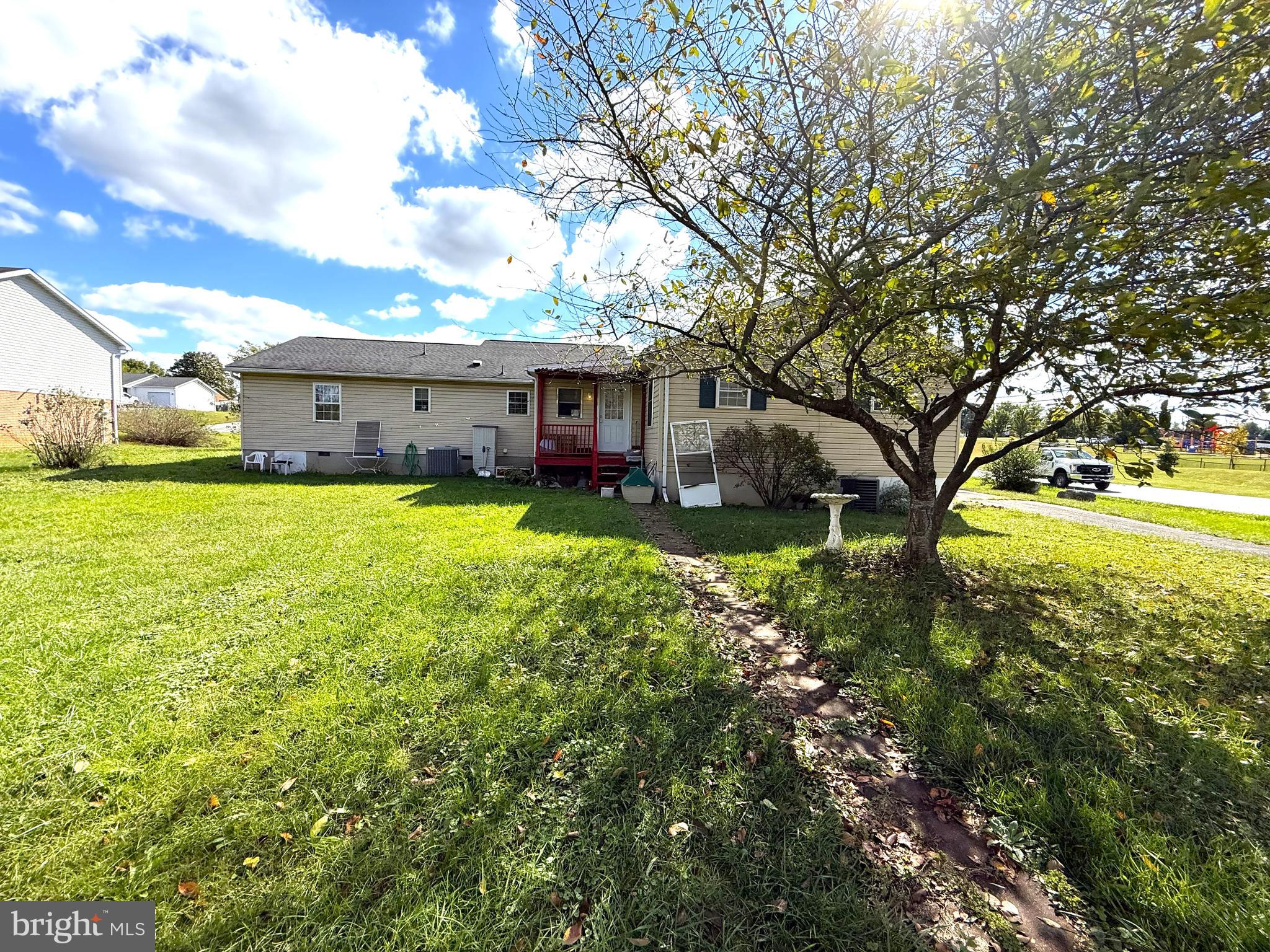 PENN STREET - Residential