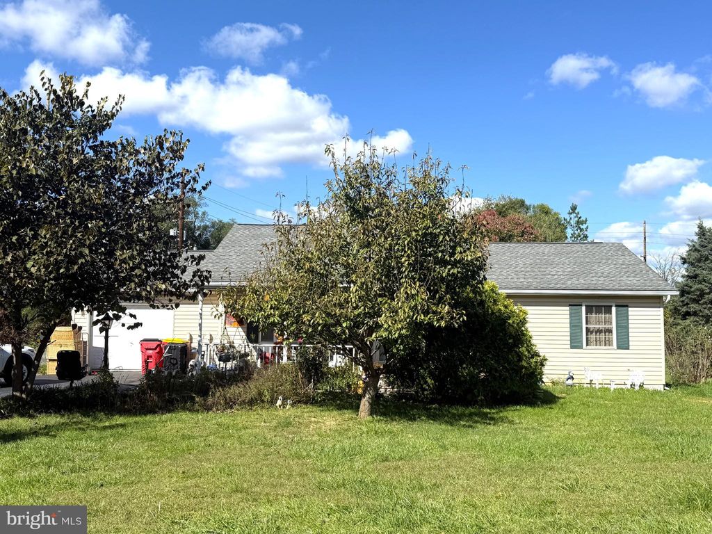 Photo of 23 Mimosa Drive, MARTINSBURG, WV 25404 (MLS # WVBE2044996)