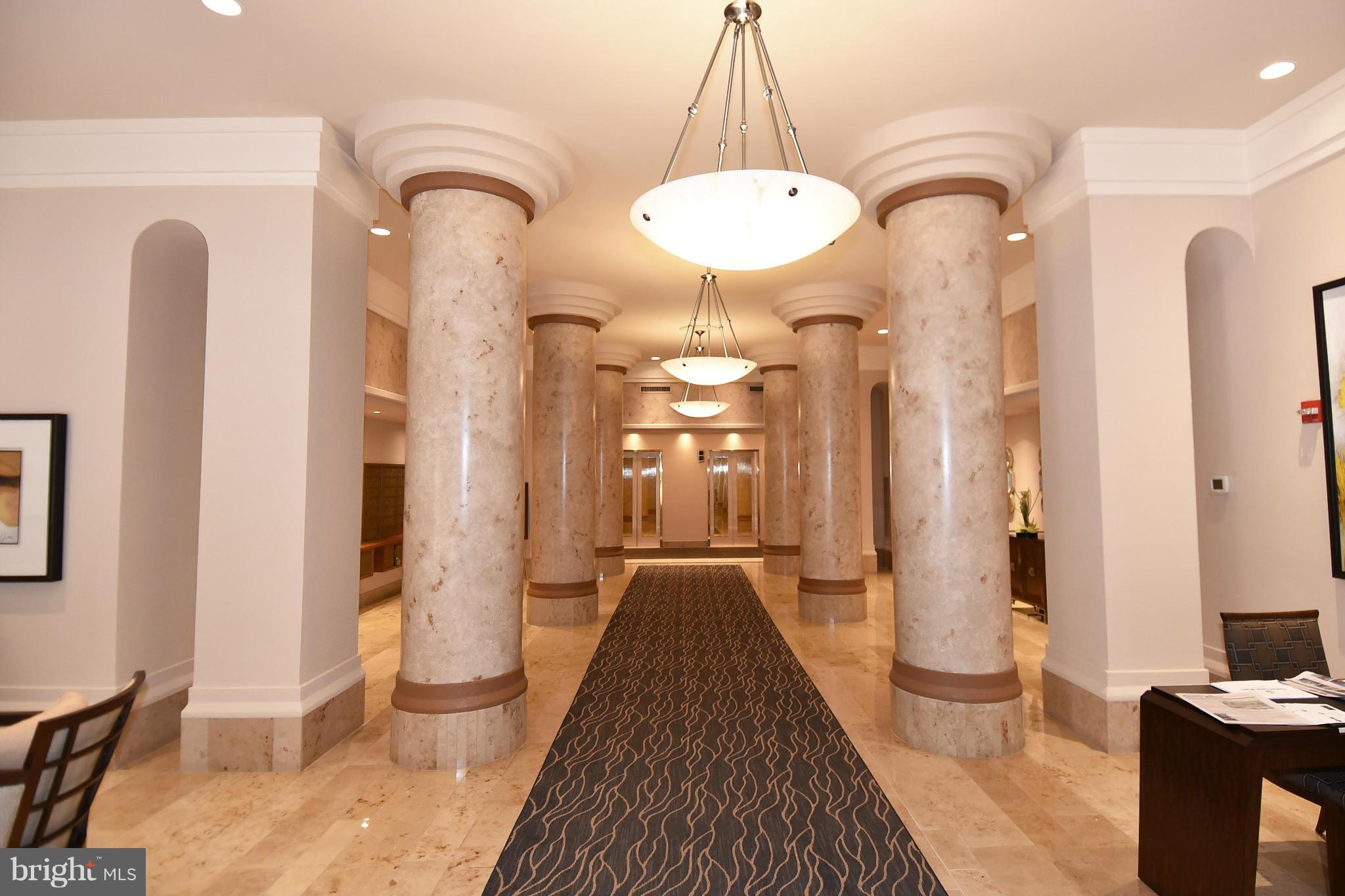 CARLYLE TOWERS - Residential