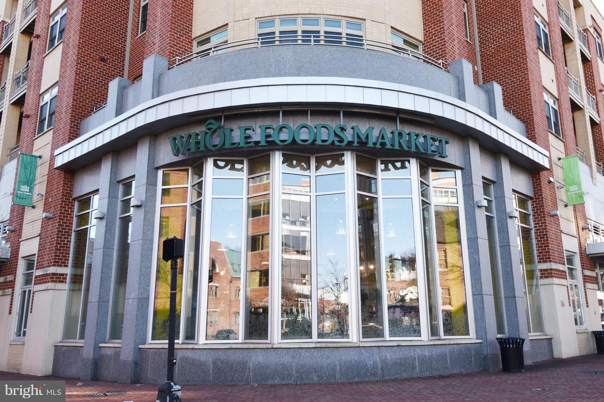 CARLYLE TOWERS - Residential