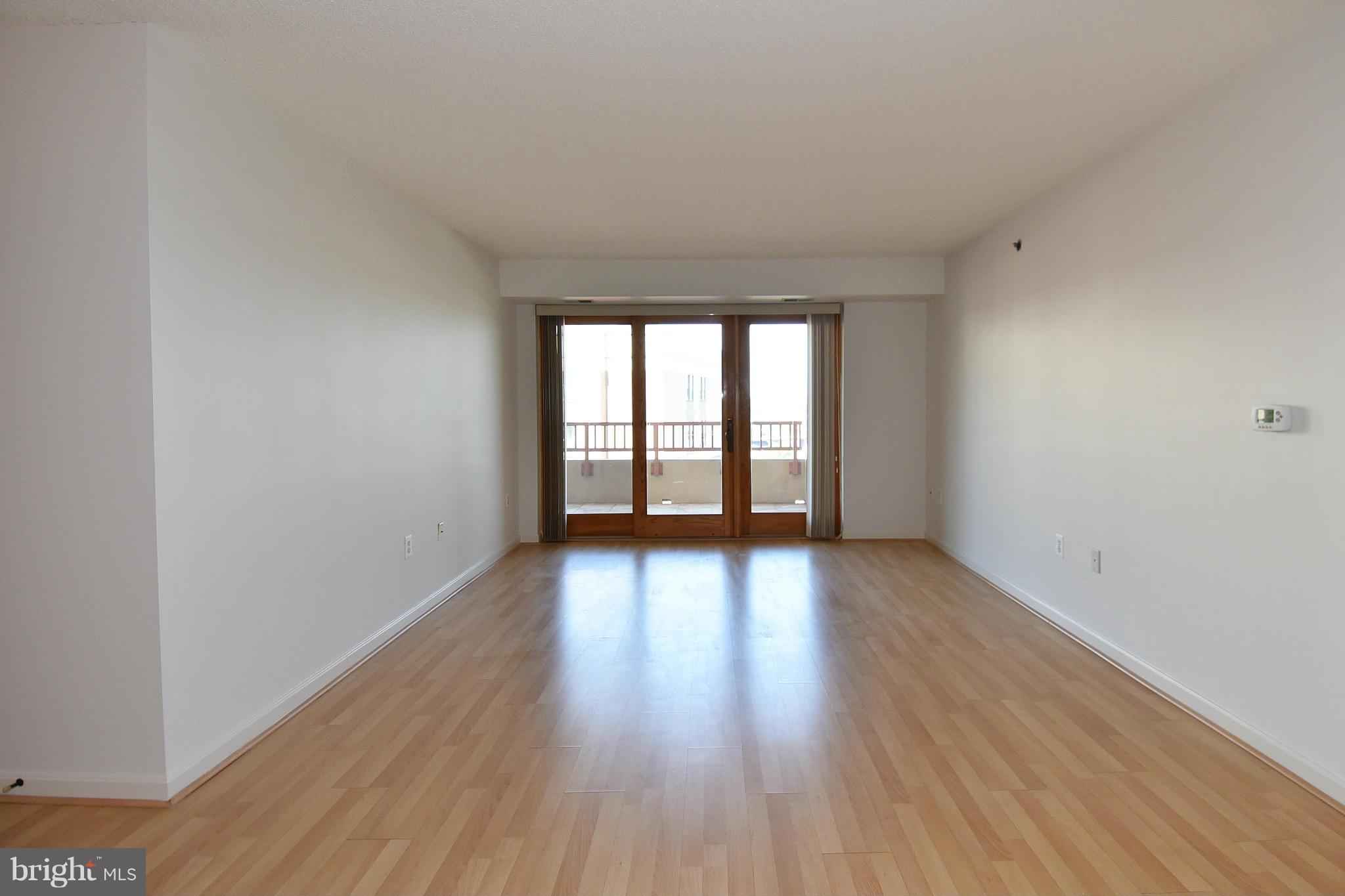 CARLYLE TOWERS - Residential