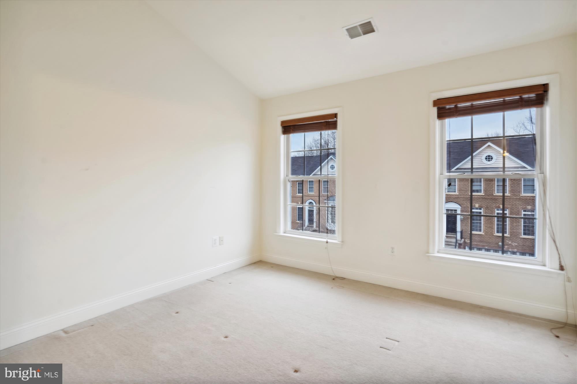 CYRANDALL VALLEY - Residential Lease