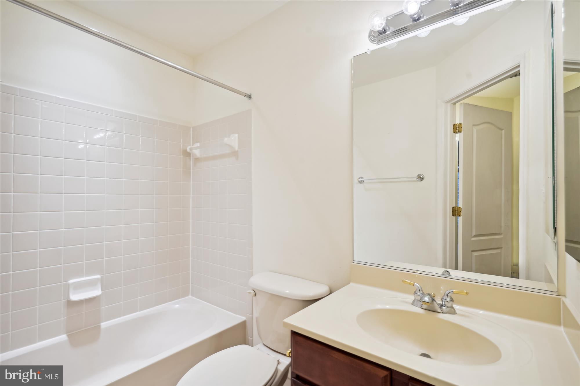 CYRANDALL VALLEY - Residential Lease