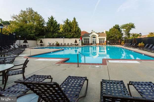 PARKSIDE AT ALEXANDRIA - Residential