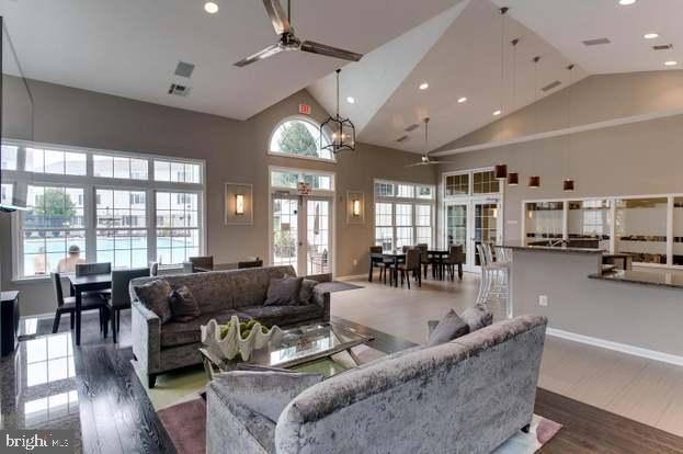 PARKSIDE AT ALEXANDRIA - Residential