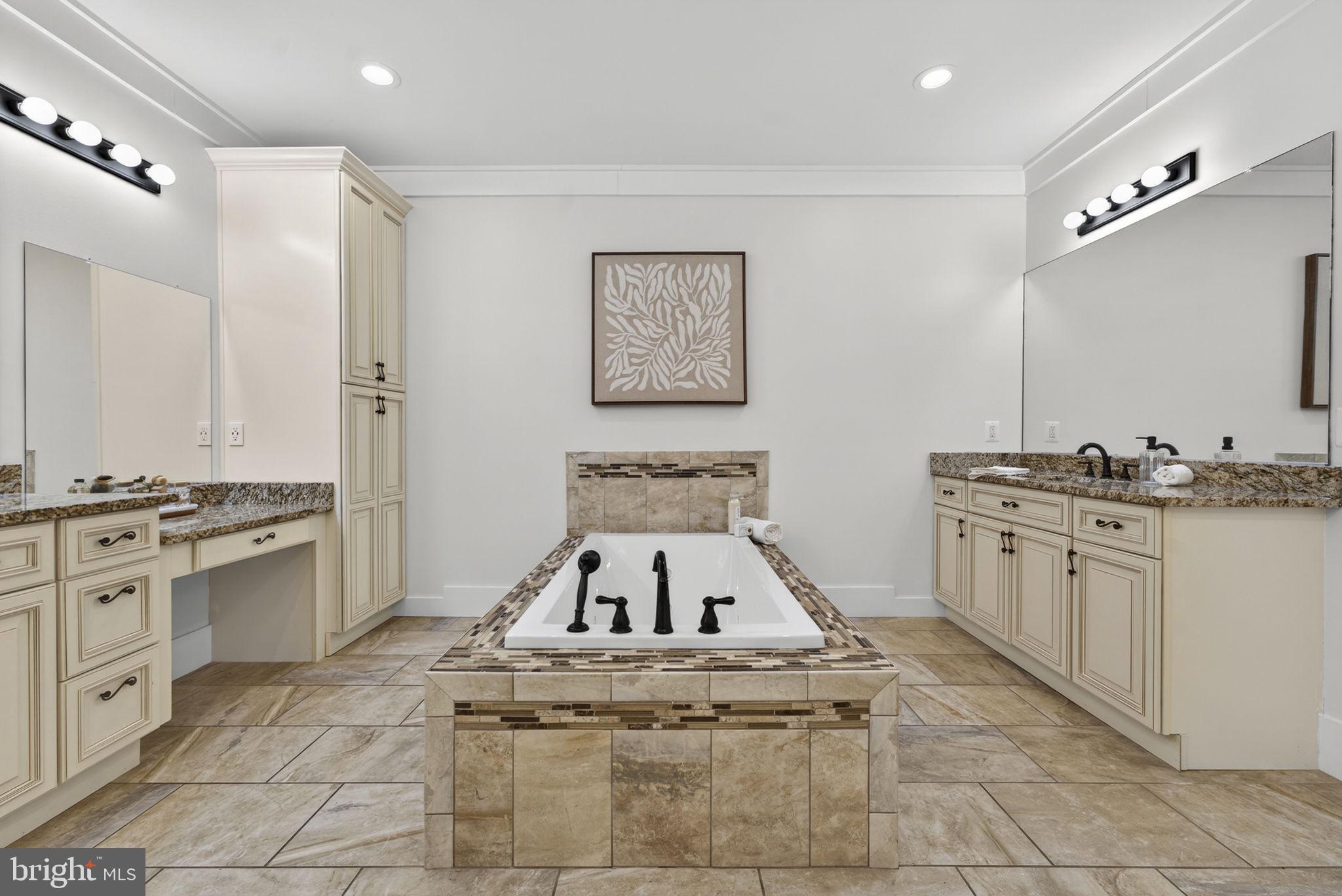 STONELEIGH - Residential