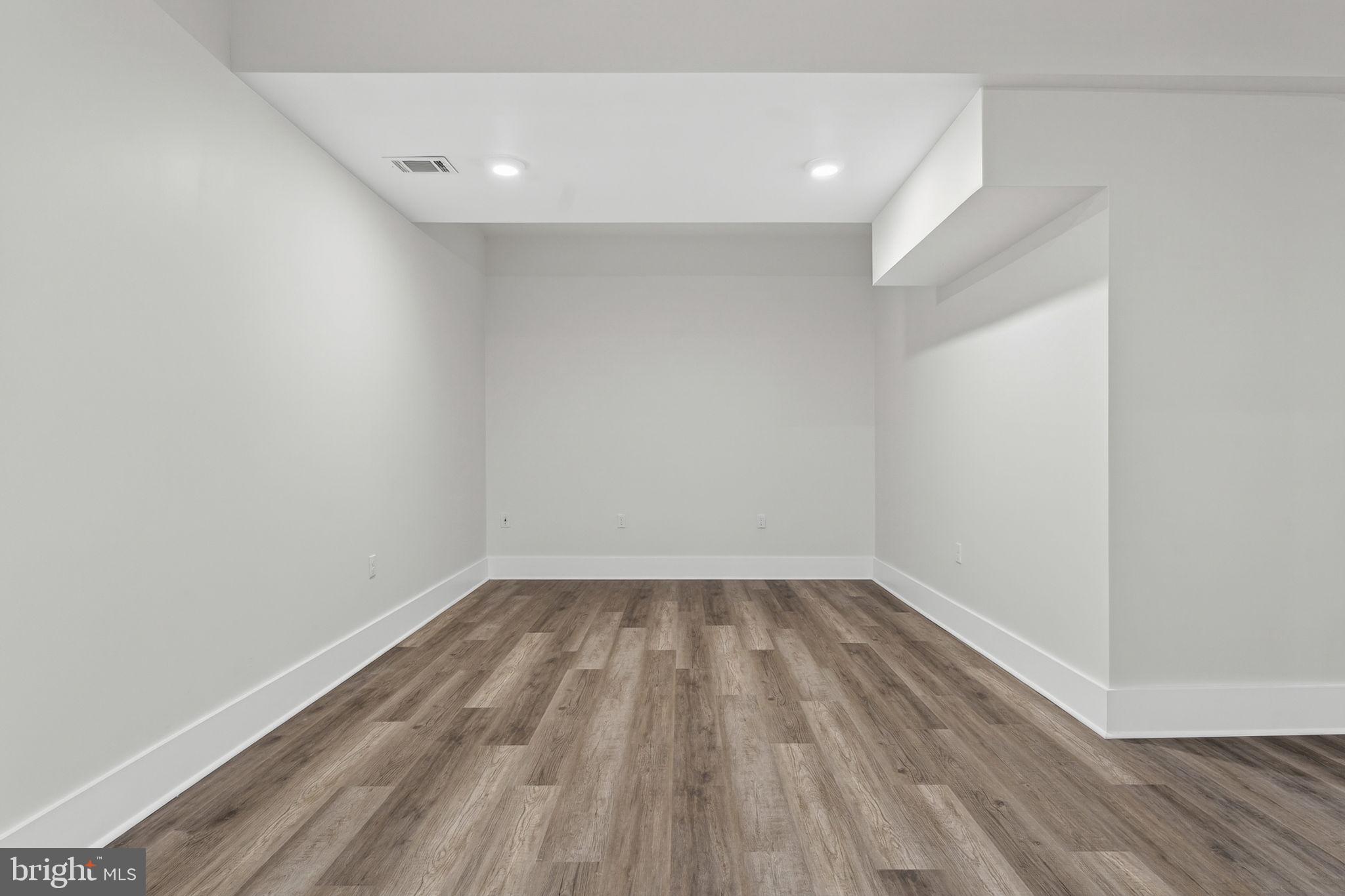 STONELEIGH - Residential