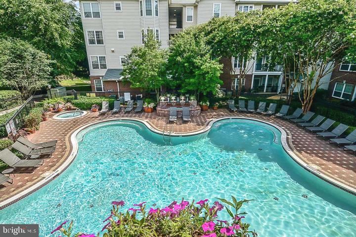 GATES OF MCLEAN - Residential