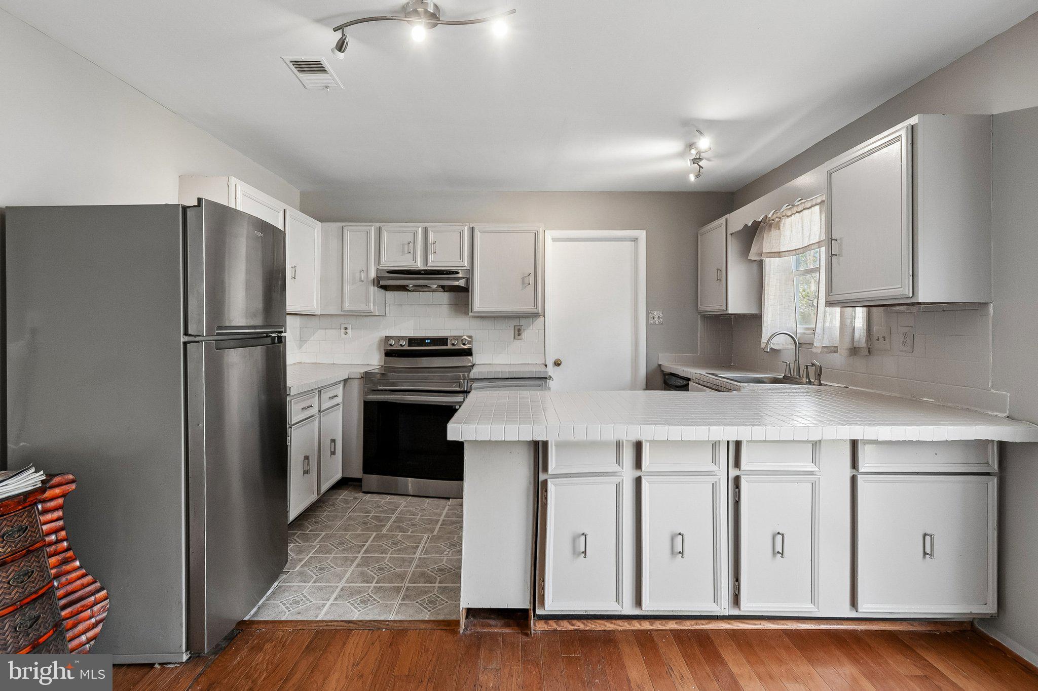 9900 NEW ORCHARD DRIVE
