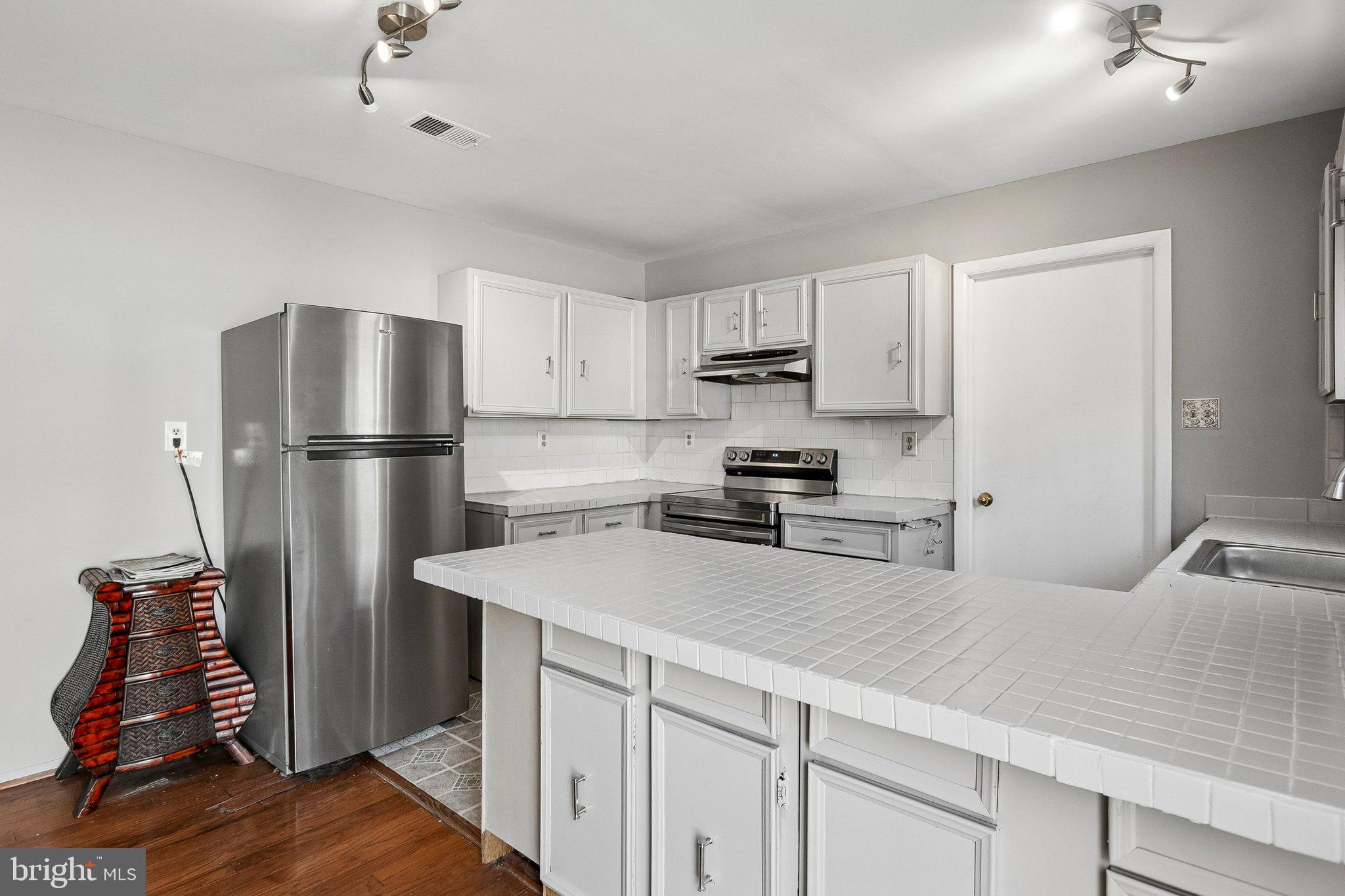 9900 NEW ORCHARD DRIVE