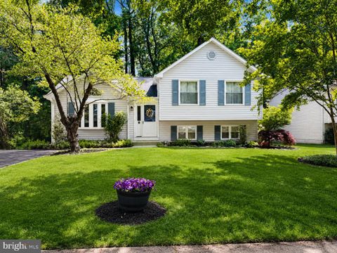 Photo of 1431 Fairbanks Drive, HANOVER, MD 21076 (MLS # MDAA2145440)