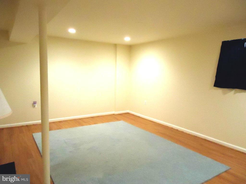 POINT OF WOODS - Residential