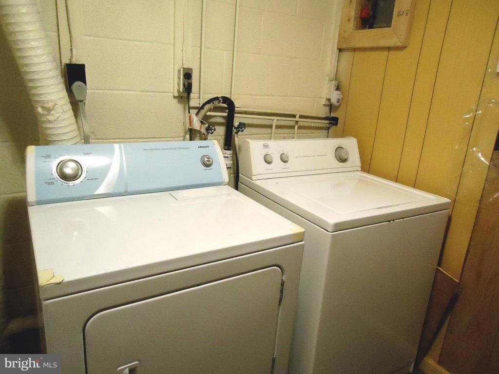 POINT OF WOODS - Residential