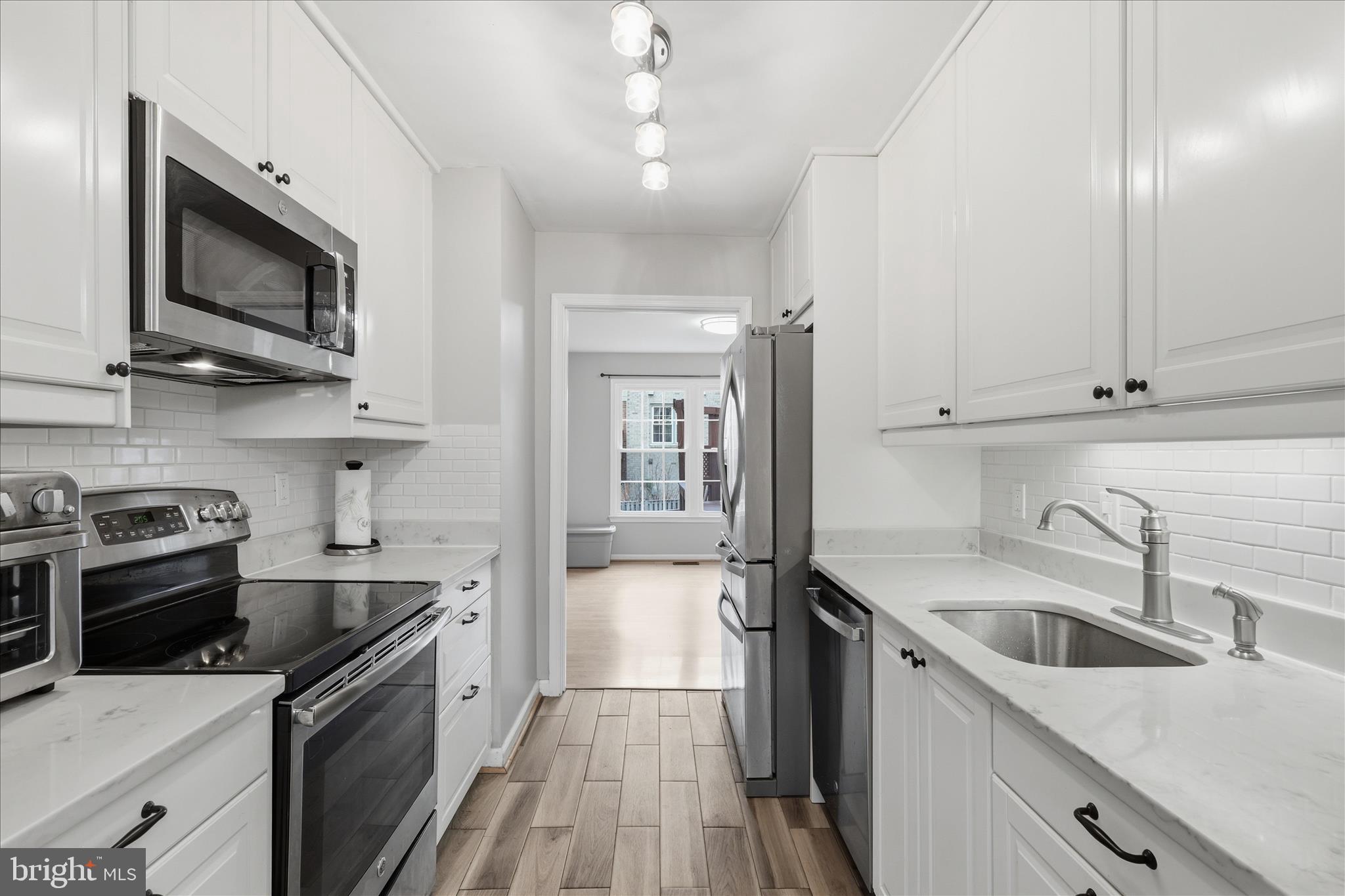 10256 FRIENDSHIP COURT