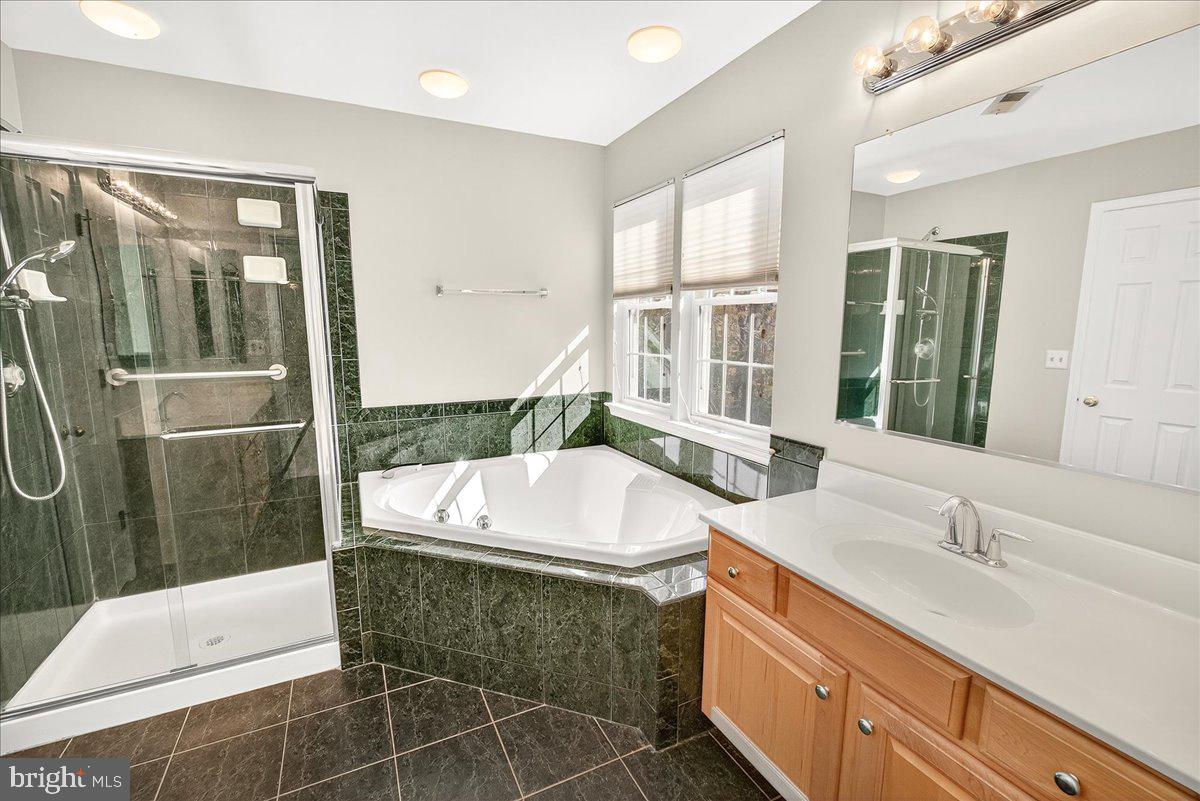 WOODS AT TAMA - Residential