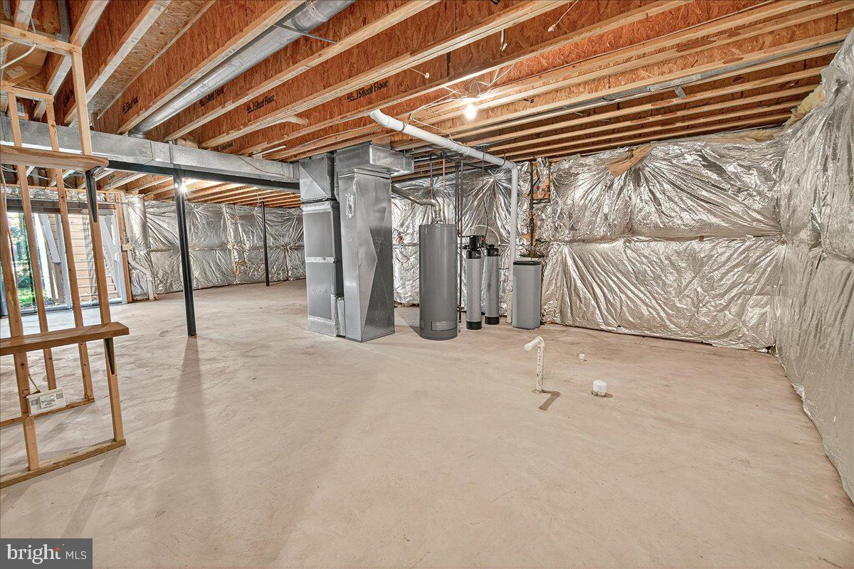 WOODS AT TAMA - Residential