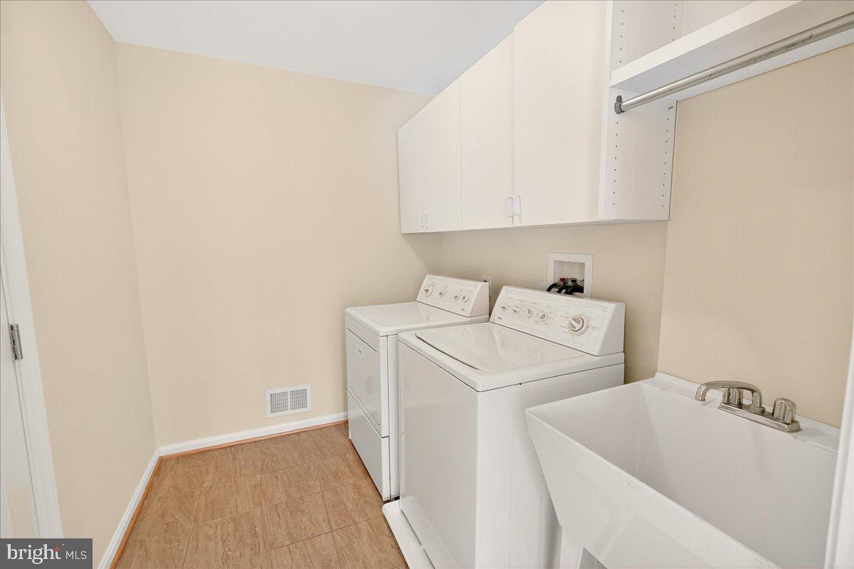 WOODS AT TAMA - Residential