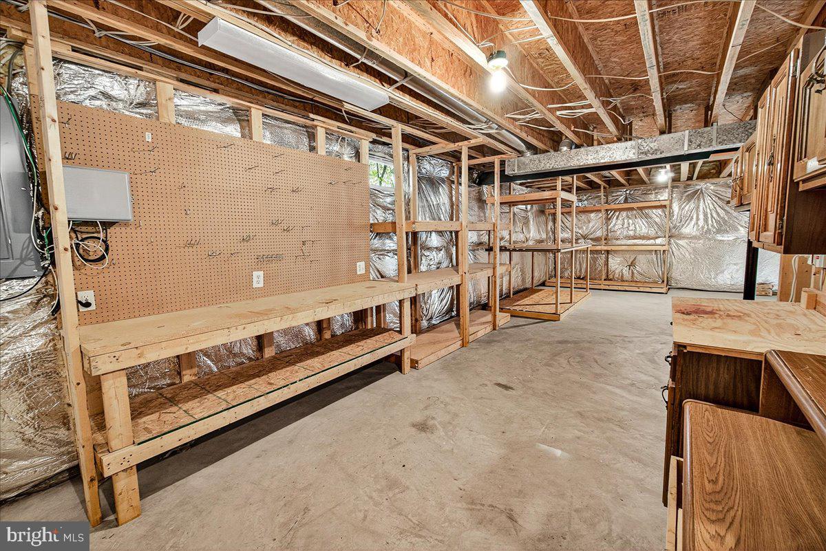 WOODS AT TAMA - Residential