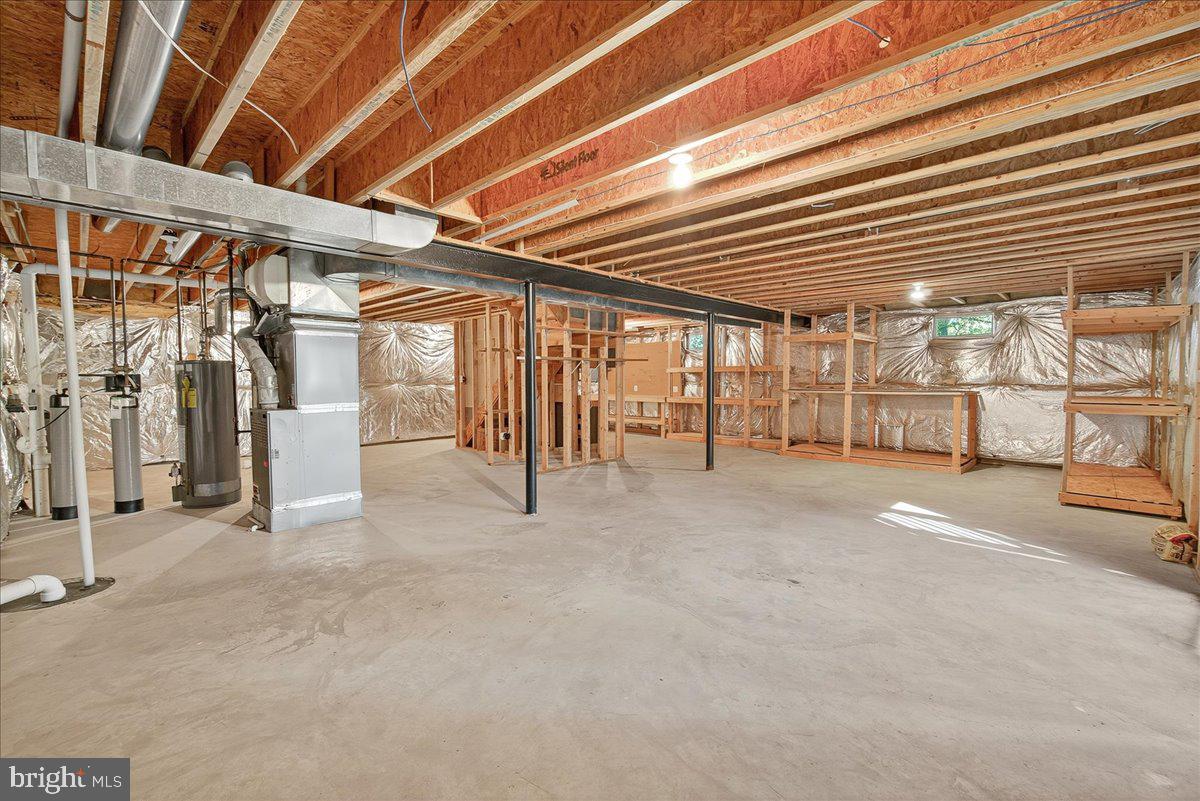 WOODS AT TAMA - Residential