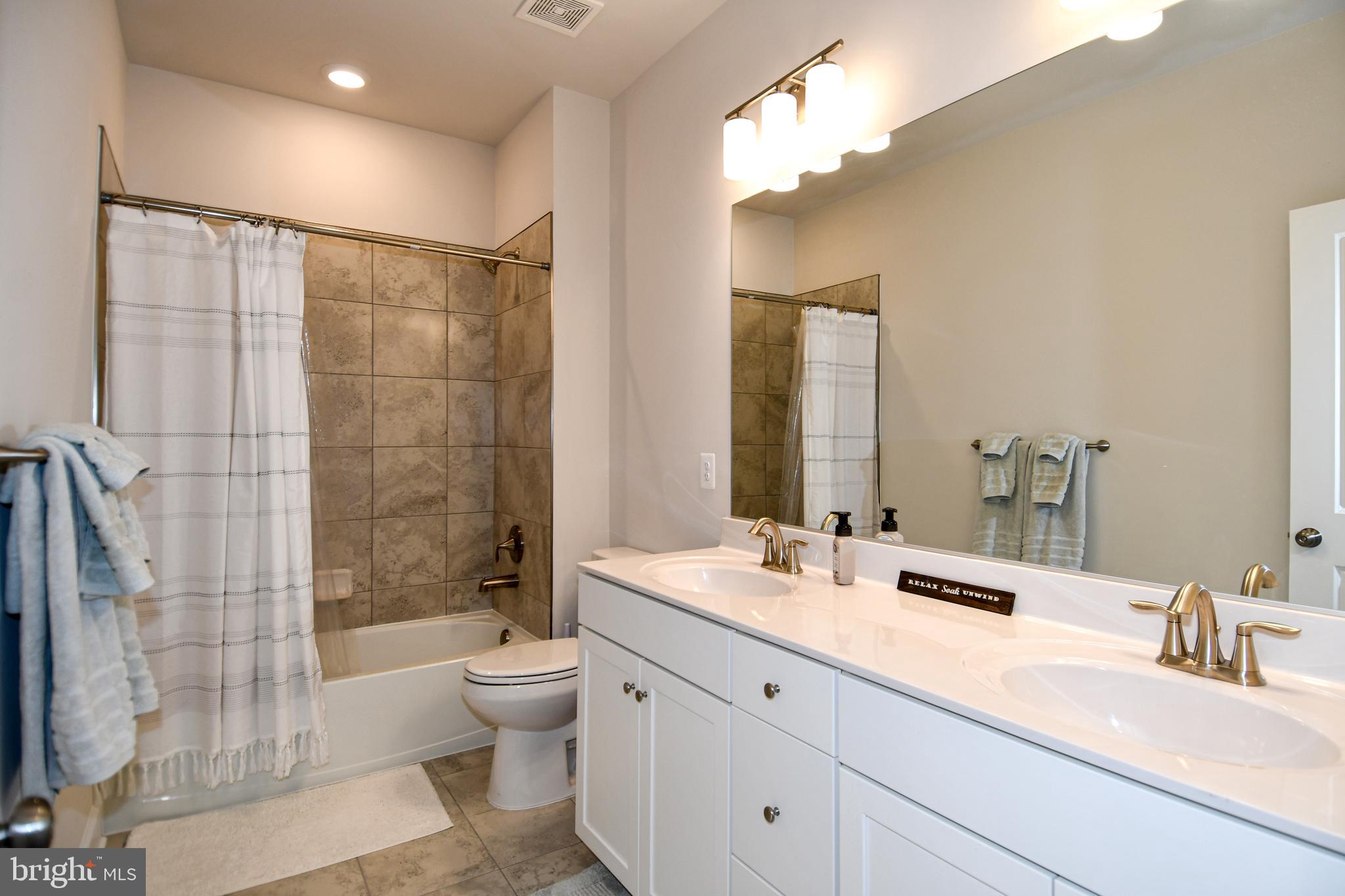 METRO WALK AT MOOREFIELD STATION - Residential