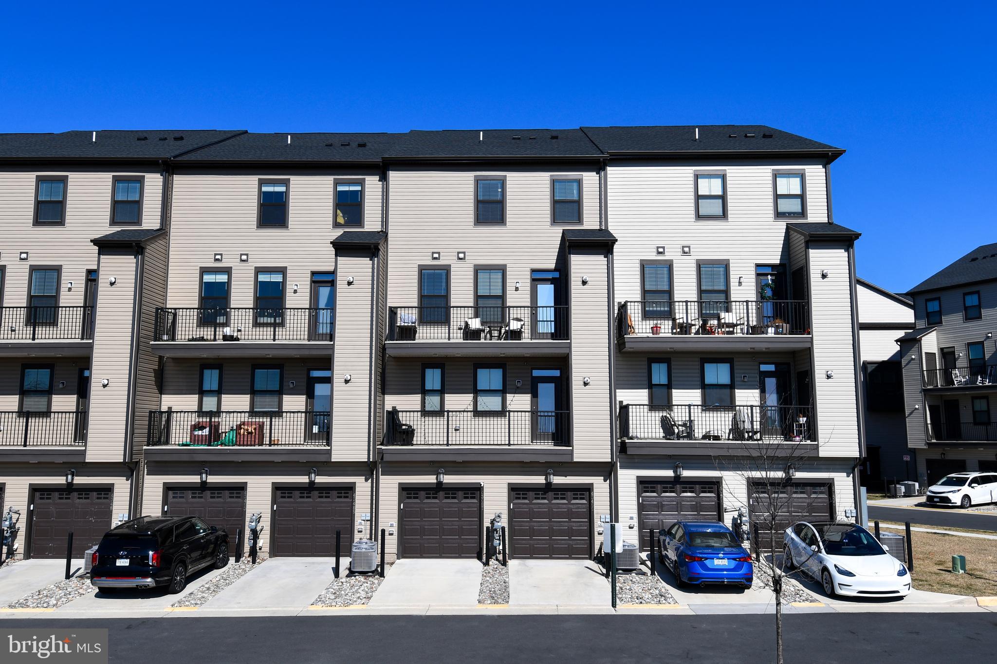 METRO WALK AT MOOREFIELD STATION - Residential