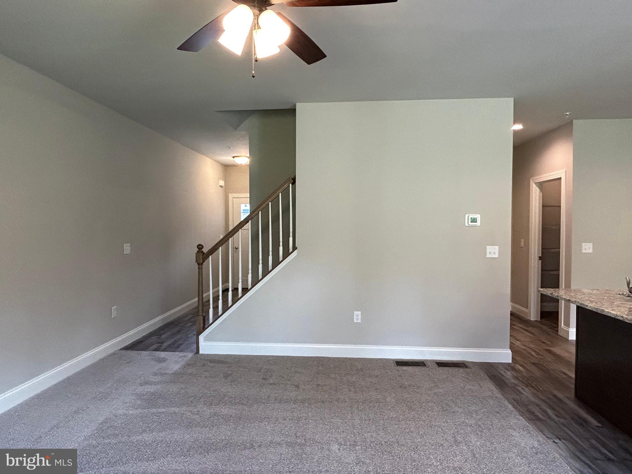 WOODLAND HILLS - Residential