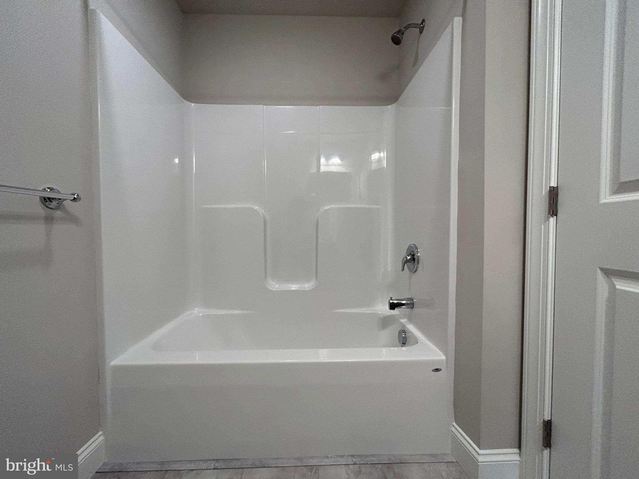 WOODLAND HILLS - Residential