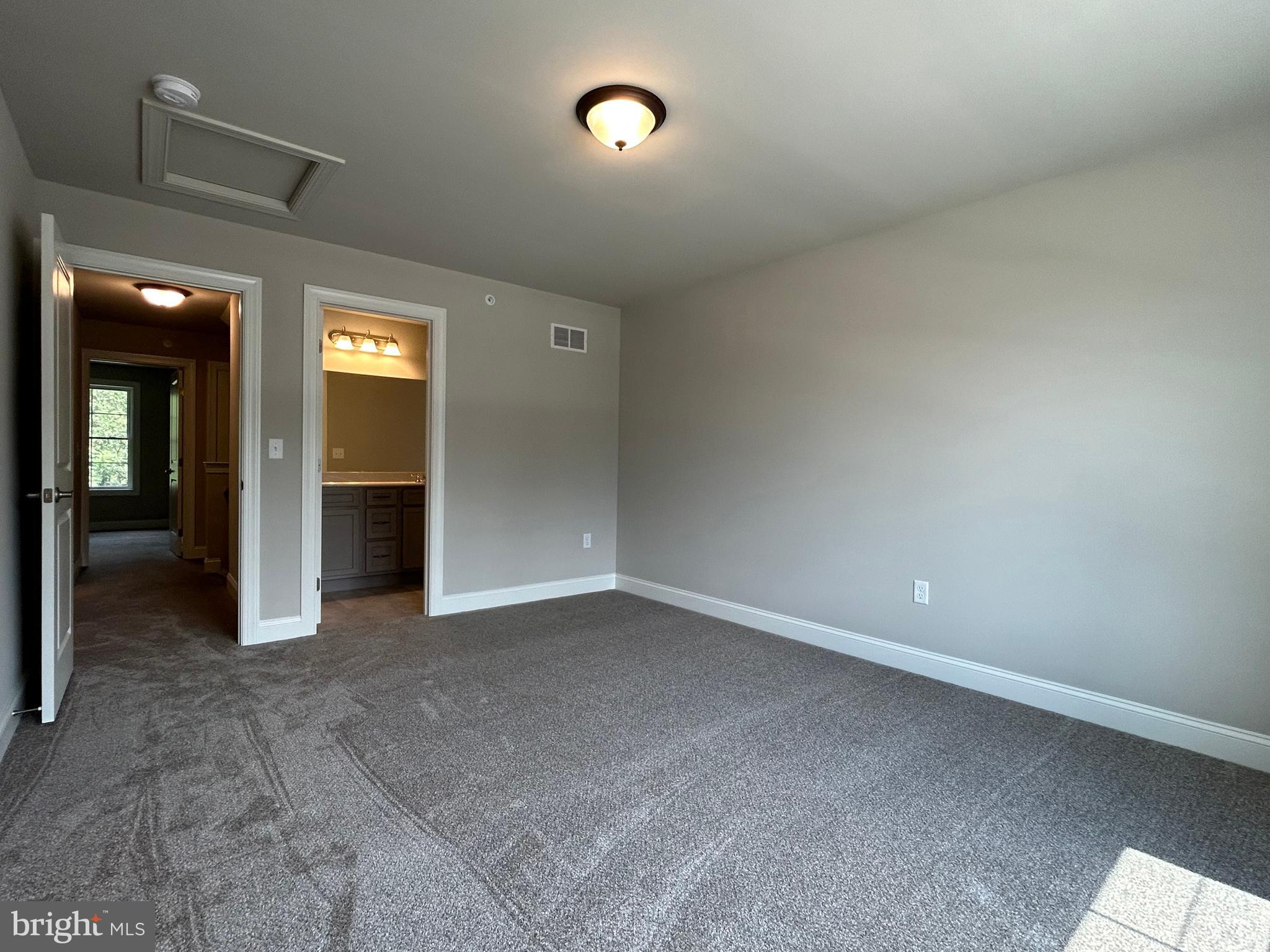 WOODLAND HILLS - Residential